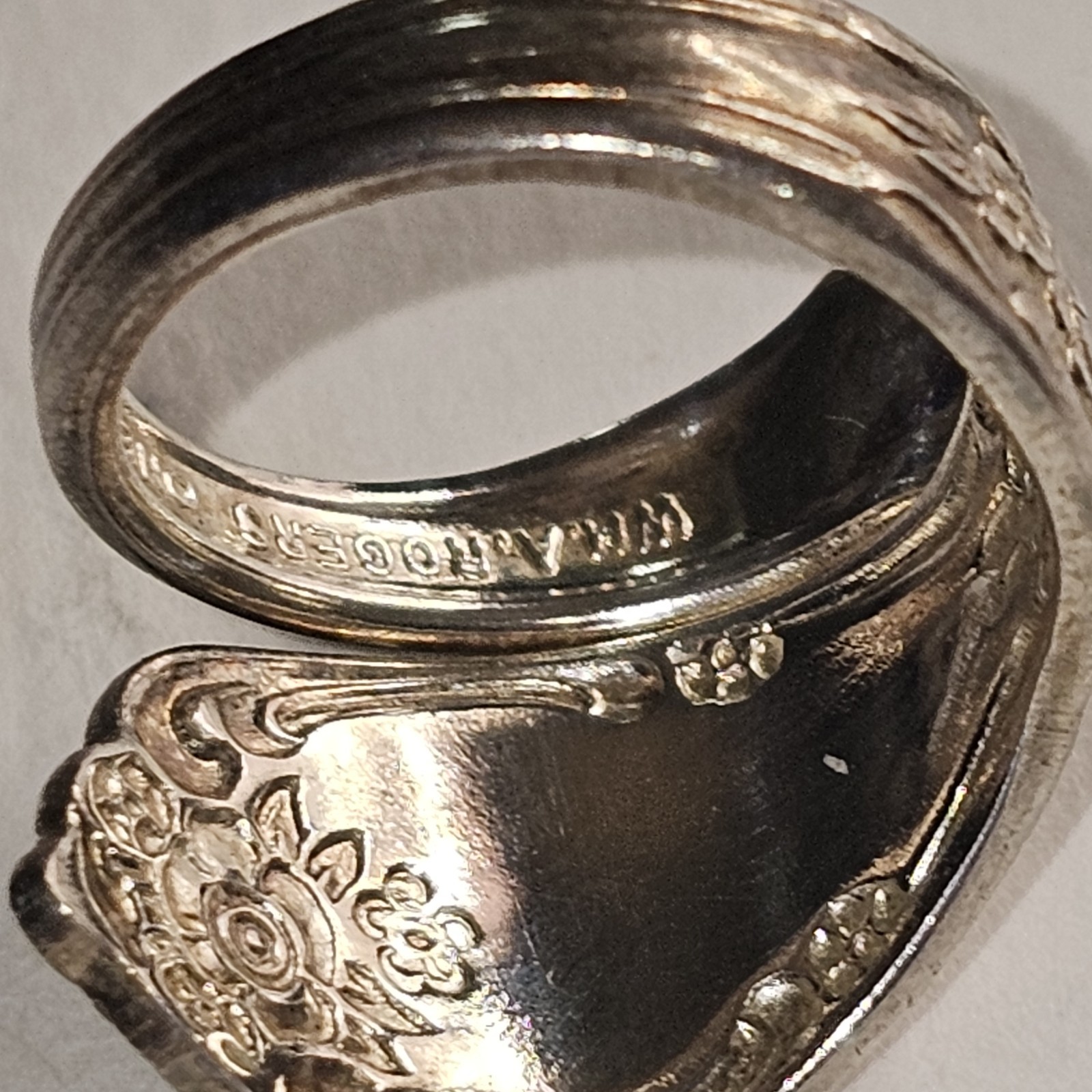Vintage Silverplated WM.A. Rogers spoon ring, bypass style, SZ 5