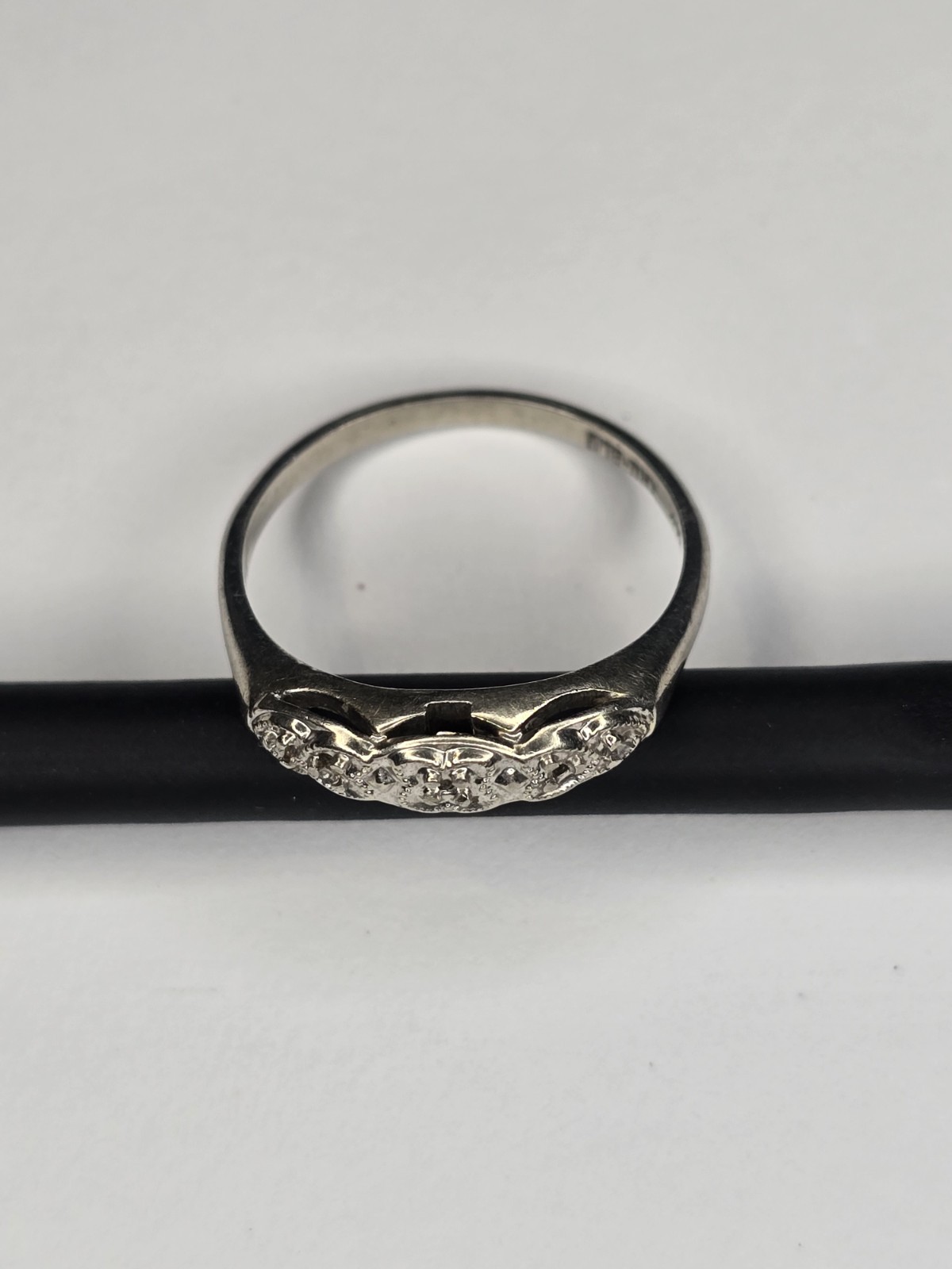 14k White Gold Antique Wedding Ring 5 dimond illusion Size 6
