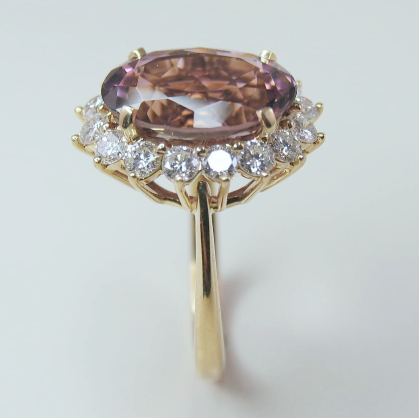 Vintage 18k Gold Lady’s 17 Stone Pink Tourmaline Diamond 6.65ctw Ring Size 5.75