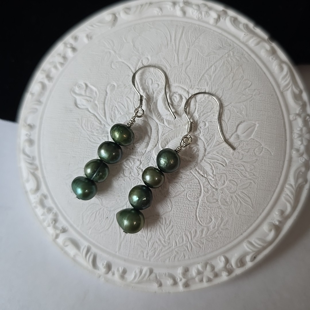 Vintage Sterling Silver Hook Green Dyed Pearls Dangle Pierced Earrings