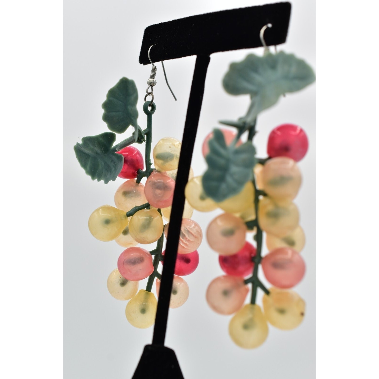 Vintage 3.5″ Grapevine Earrings Grapes Vine Multi-Color Lucite Fruit Chunky 9E