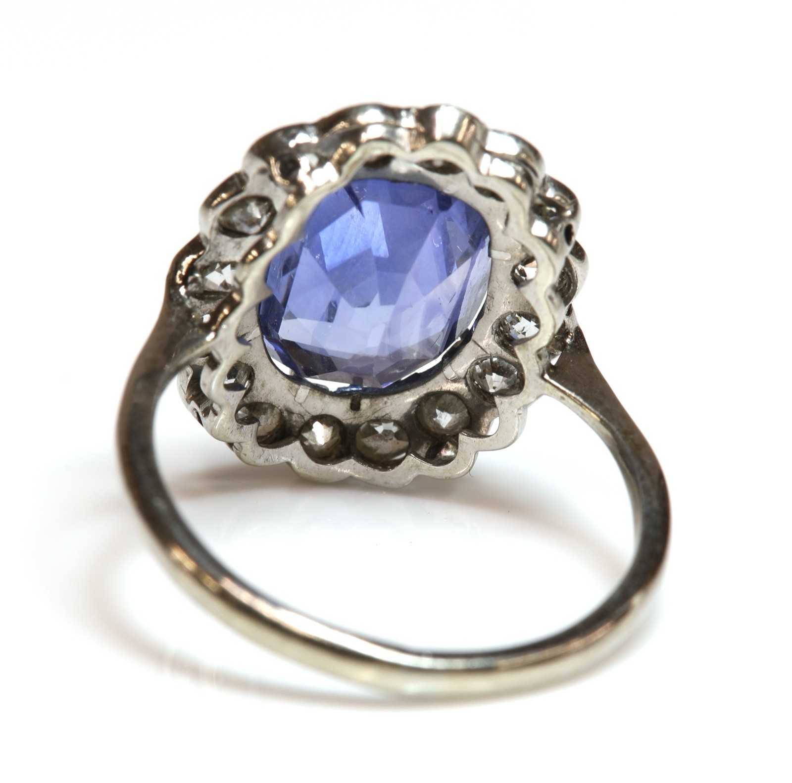 Edwardian Natural 4.60 Carat Sapphire and Old European Diamond Cluster Ring