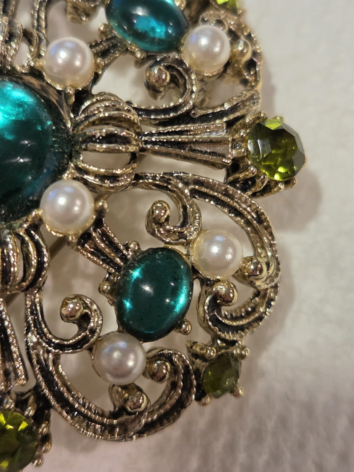Vintage Blue & Green Rhinestone Gold Tone Filigree Hearts Flower Brooch Pin