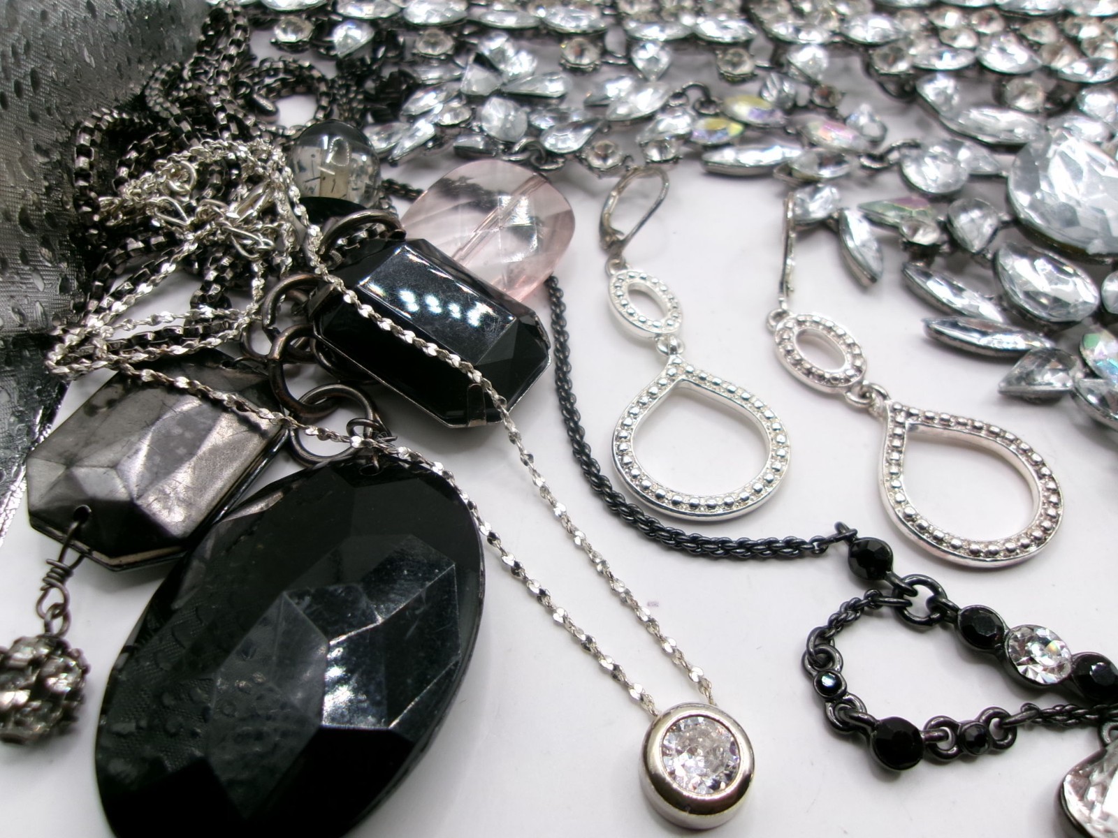 Vintage & Mod Estate Costume Jewelry Lot~AVON~GIVENCHY~KENDRA SCOTT~PD~EXPRESS