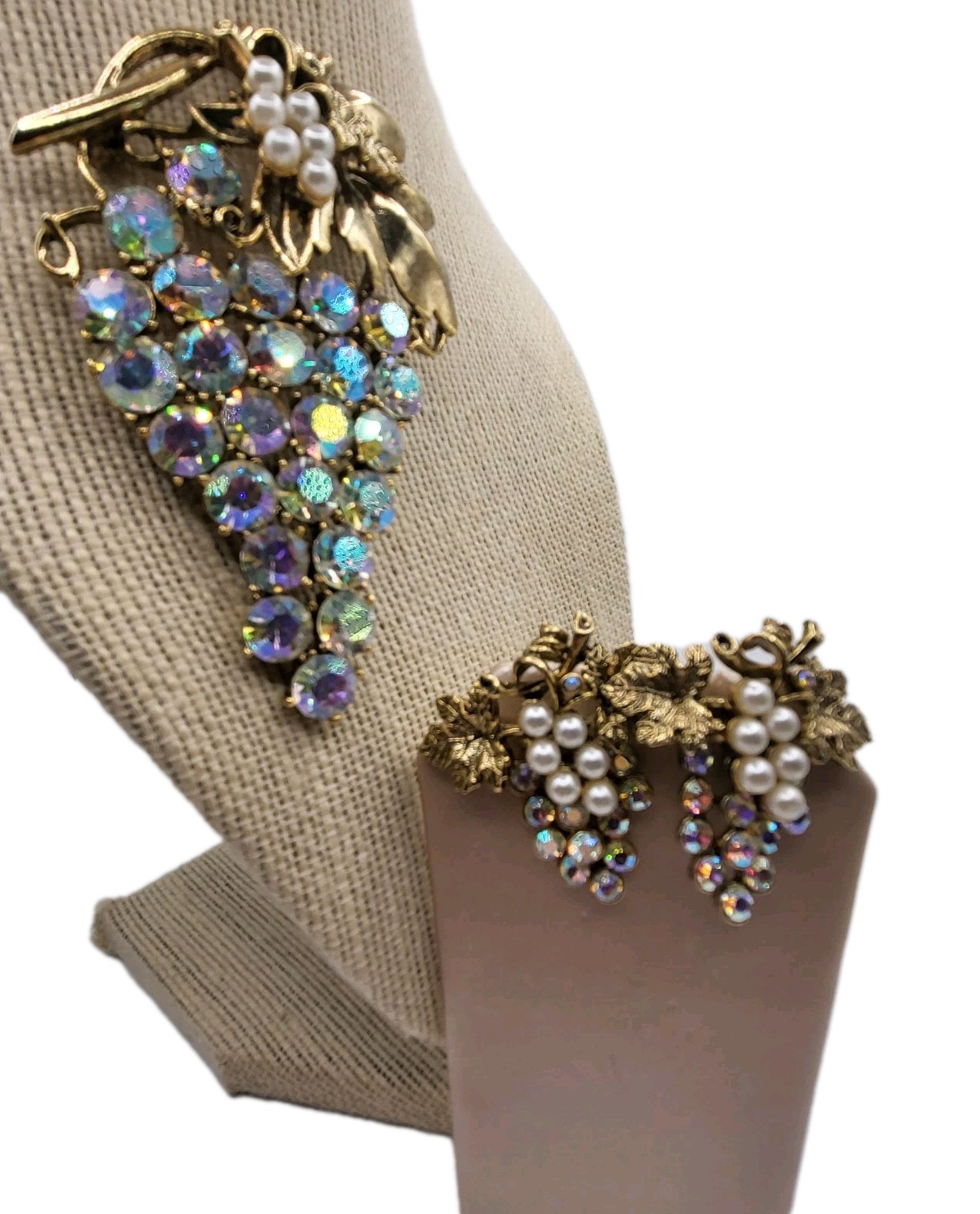 Vtg CRAFT 2 Pc Pearls AB Rhinestone Grapes Gold Plate Lg Brooch Post Earrings
