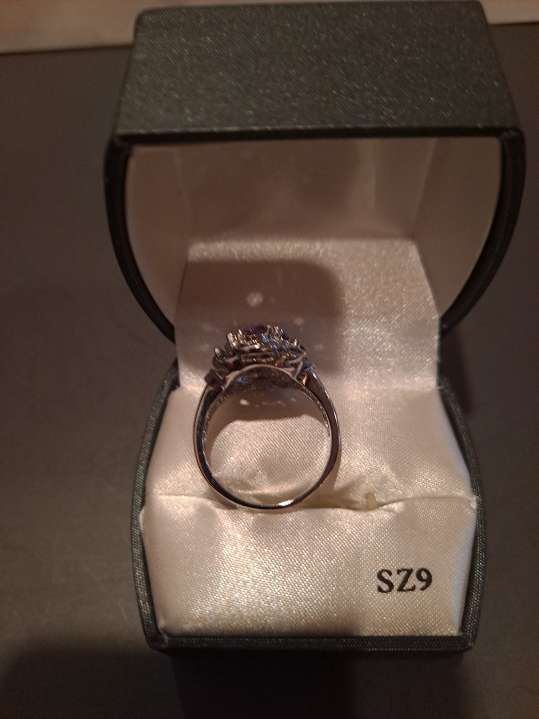 New Lavender Rhinestone Cocktail Ring In Silvertone Setting Size 9