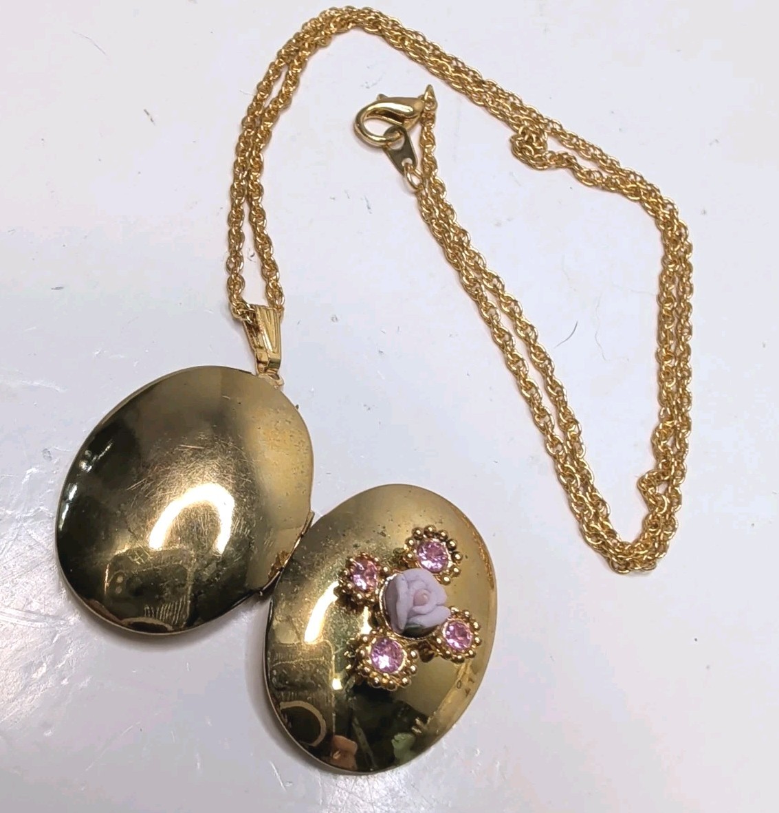 Vintage Pink Rose And Rhinestone Gold Tone Locket Pendant With Gold Tone Chain