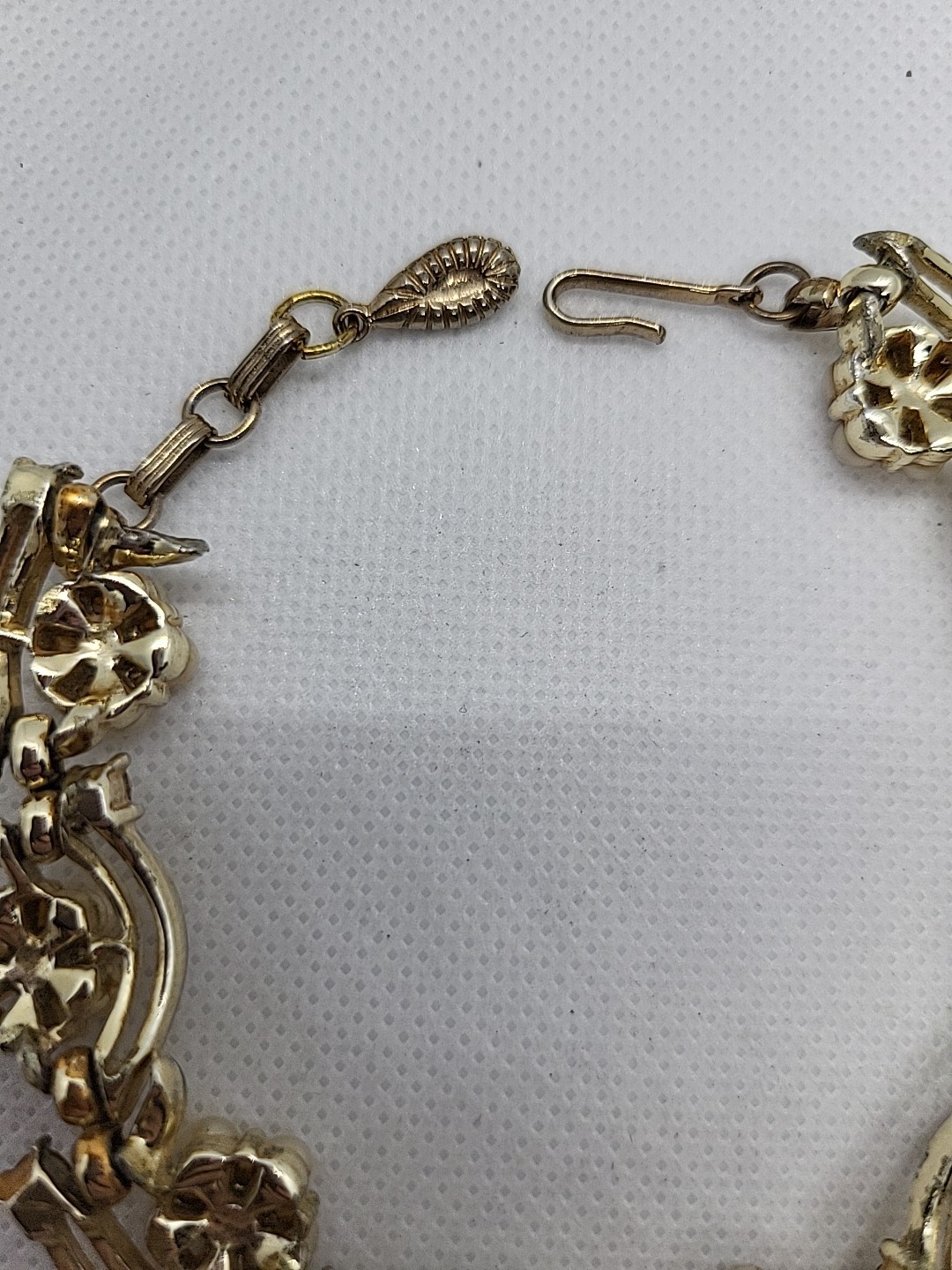 Stunning Vintage Lisner Gold-tone With Rhinestones And Faux Pearls Signed…