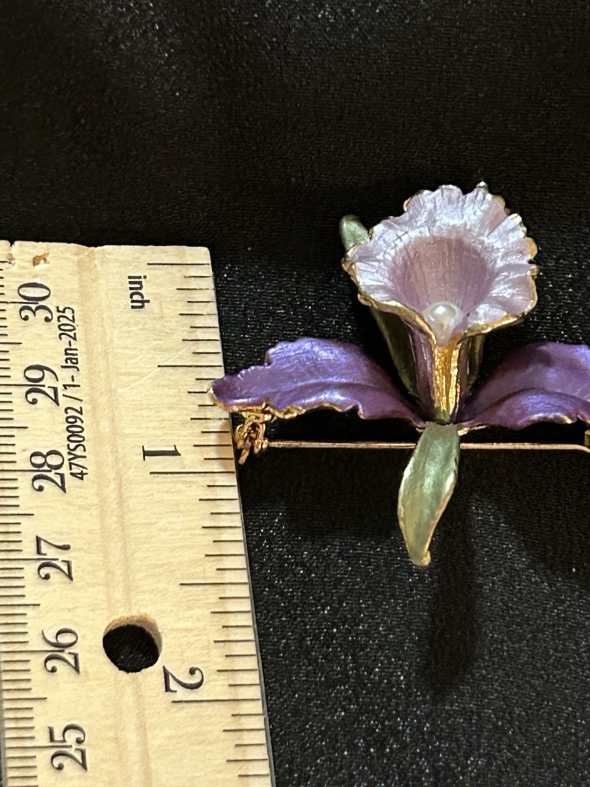 Vintage Stauer Gold Tone Orchid Flower Brooch Pin Purple Enamel Pearl 3D