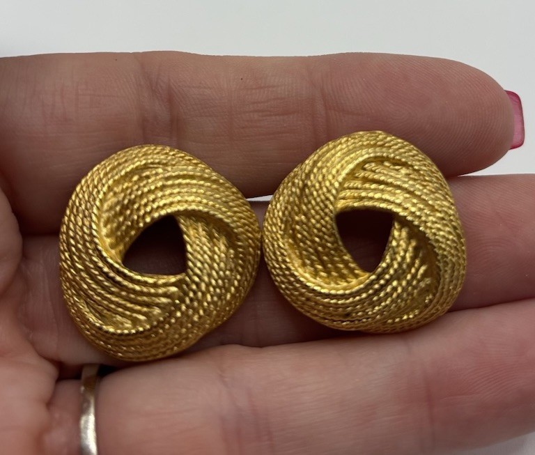 Vintage Gilted Goldtone Rope Knot Post Back Earrings Heavy Quality Unsigned