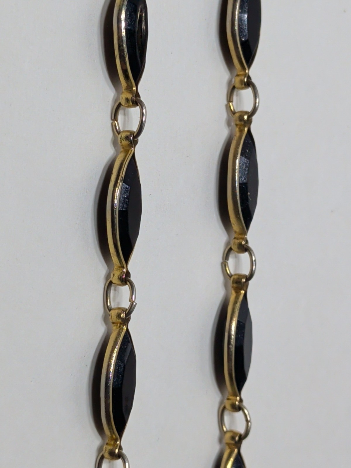 ✨VINTAGE✨ 29″ Goldtone Black Stones / Rhinestones Metal Links Necklace Costume