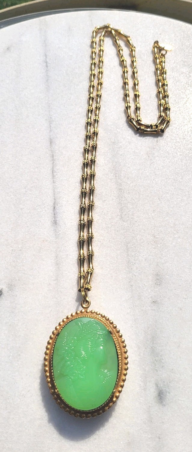 VINTAGE HASKELL 2 LADY CAMEO’S URANIUM GLASS PENDANT MONET BAMBOO NECKLACE OOAK