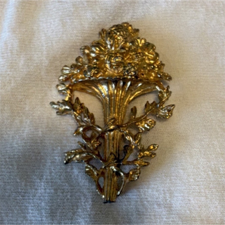Vintage Gold Tone Flower Brooch No Stone Floral Theme Flowers & Plants Pin