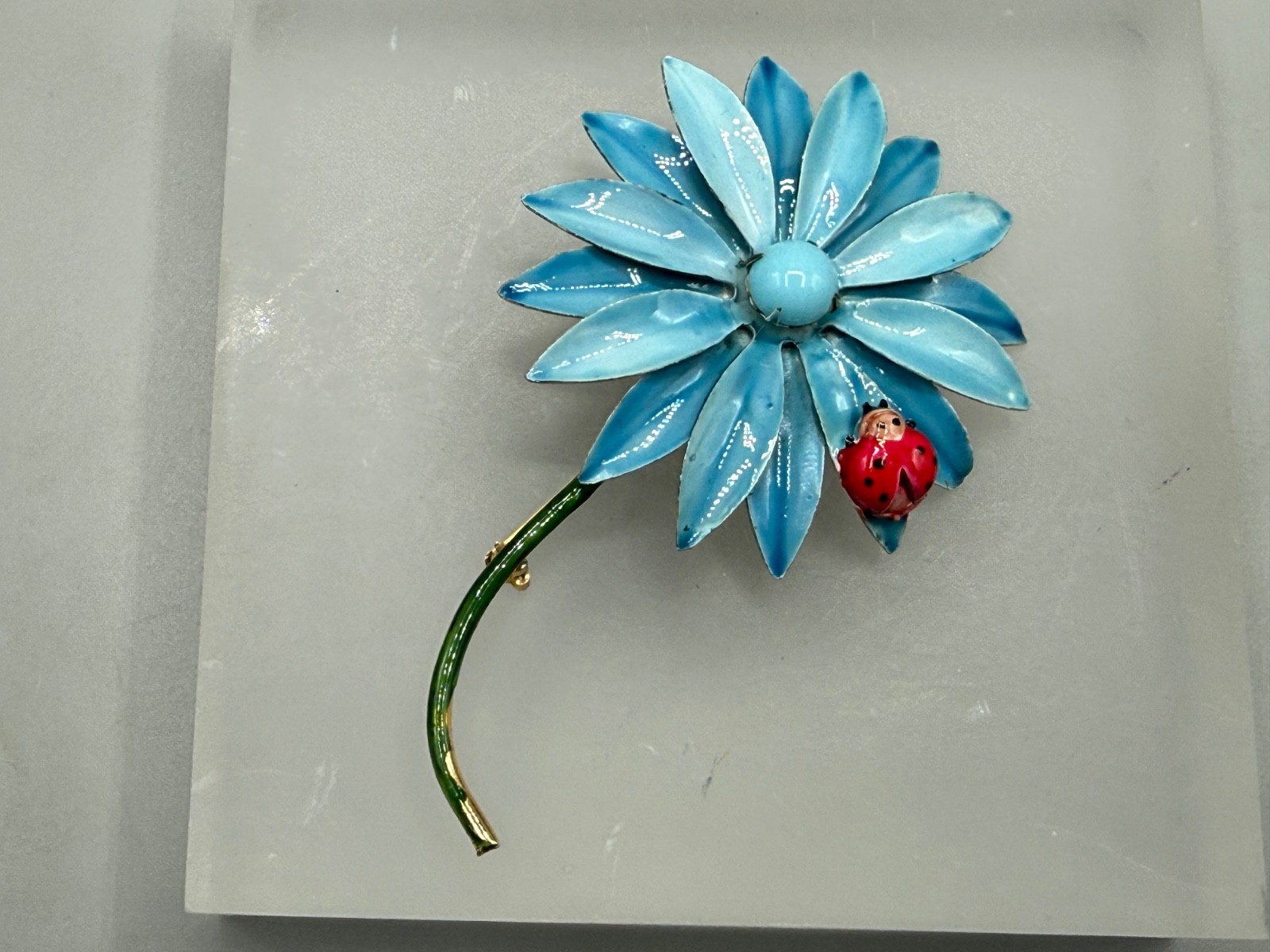 VINTAGE ESTATE ORIGINAL ROBERT SIGNED BLUE ENAMEL FLOWER RED LADYBUG BROOCH