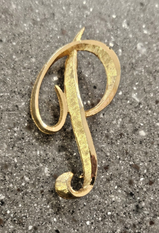 Manselle Signed Letter “P” Brooch Brushed and Smooth Gold Tone Finish 2 1/8″