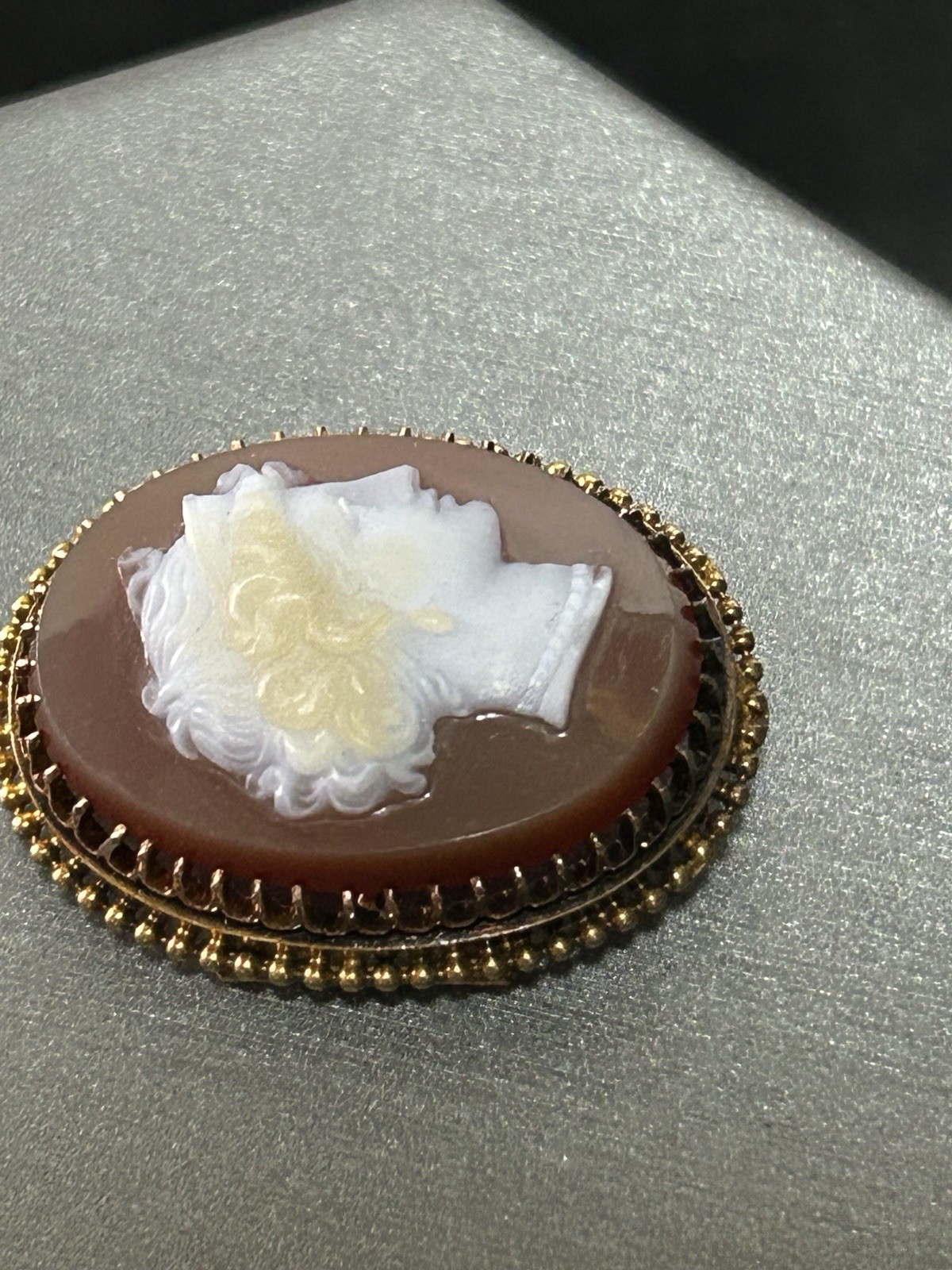 Antique Carved Shell Cameo Brooch Gold Frame Victorian Lady Portrait*