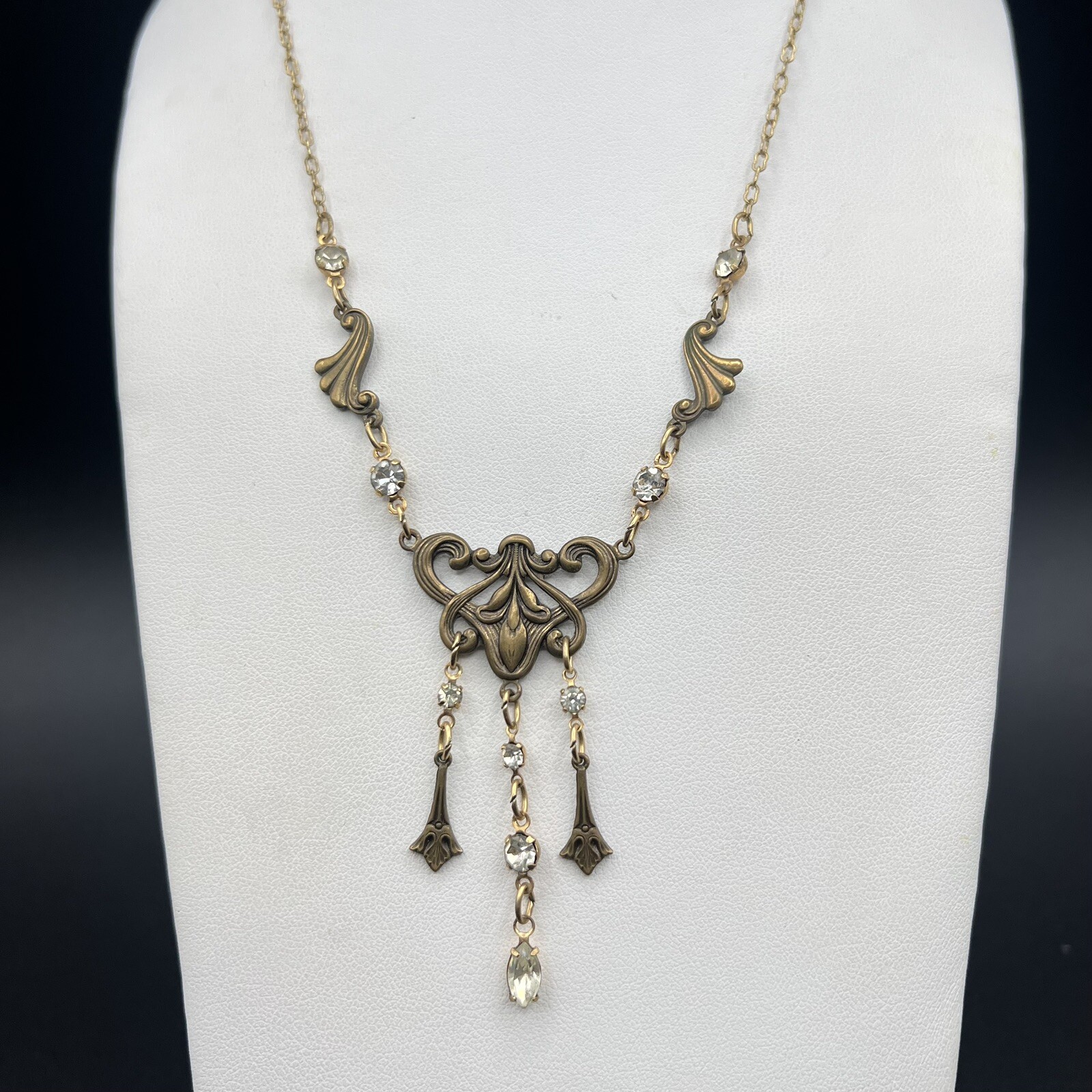 Vintage Sadie Green Dangle Drop Rhinestone Chandelier Chain Necklace Gold Tone