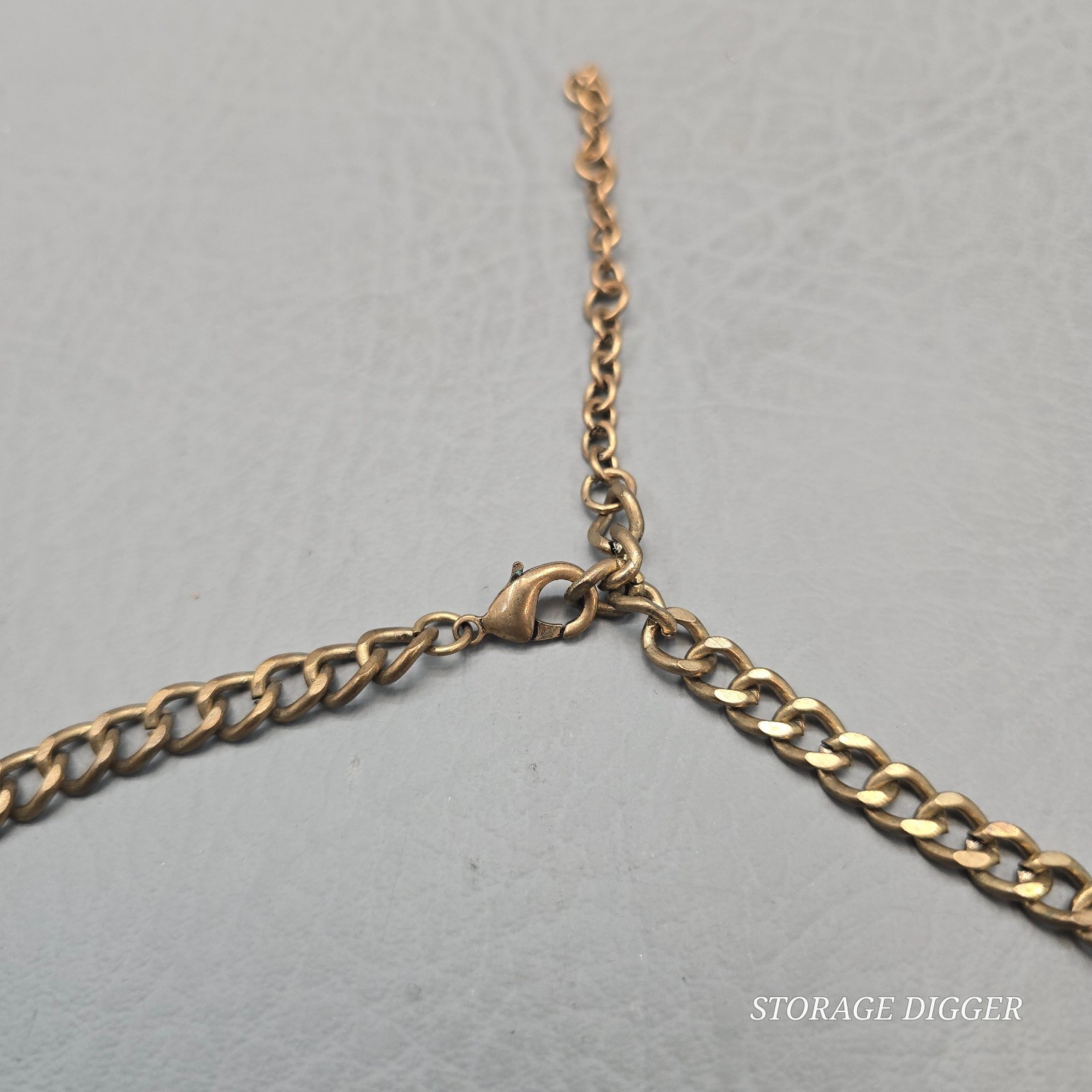 VTG Chunky Statement Multi-Strand Gold Tone Chains Collar Bib Choker Necklace