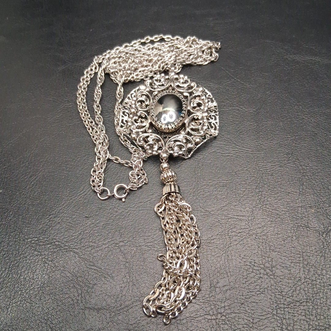Vintage Double Chain Necklace Filigree Tassel Pendent Hamatite. 17.404