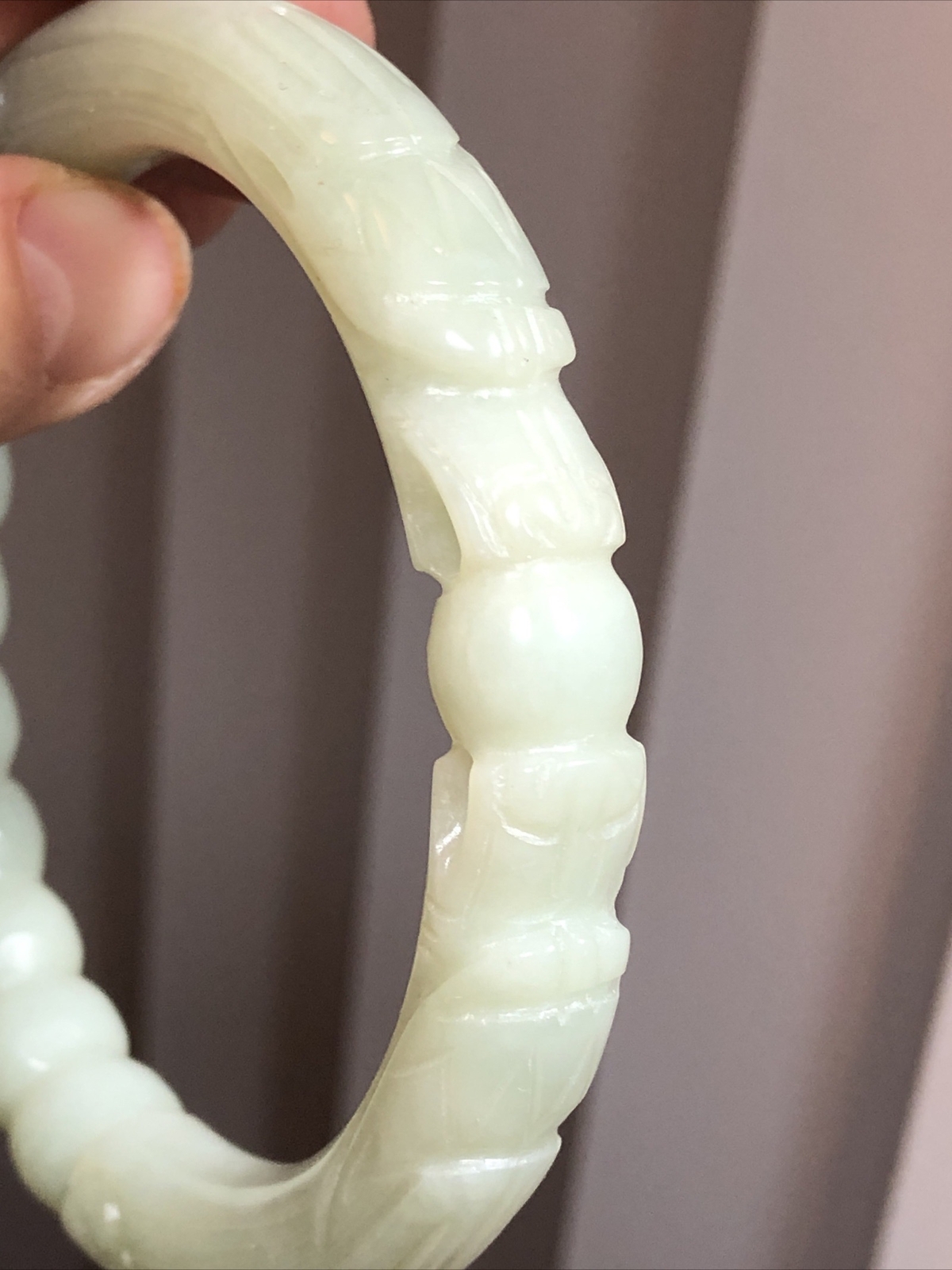 5.Metropolitan Museum Of Art Light Green JADE stone Bangle Bracelet 56.2g,7 1/4″