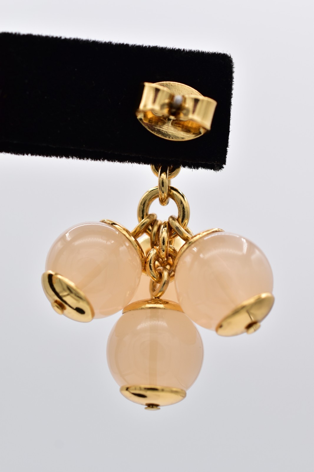 J.Crew Peach Beaded Cabochon Cluster Earrings Gold Tone Drop Dangle Signed BinAI