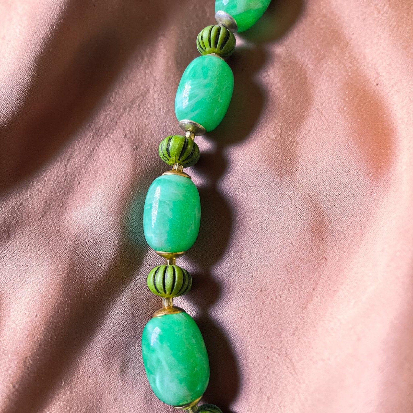 Vintage Green Swirled Lucite Bead Necklace Melon Spacer Beads 20″