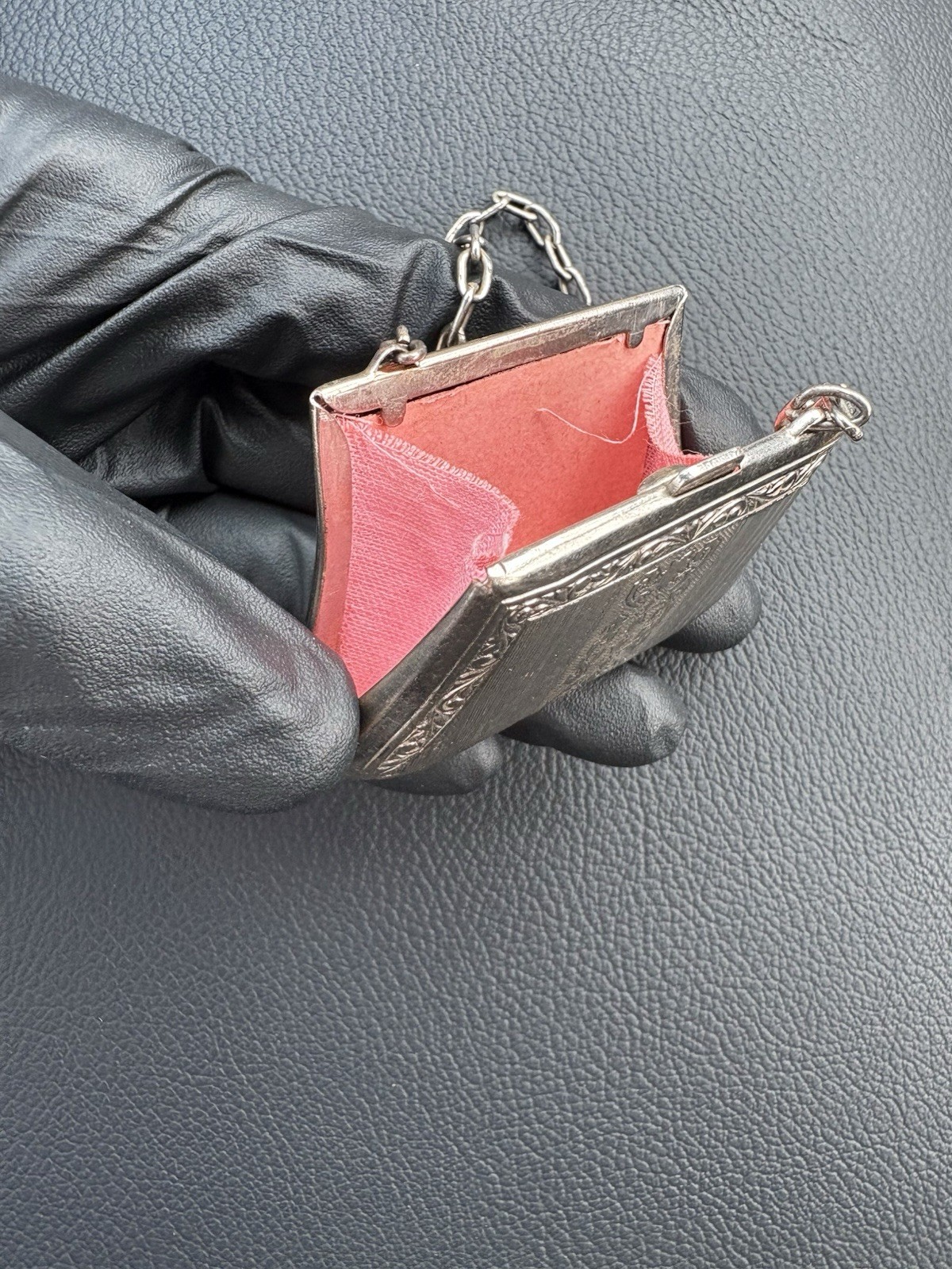 Vintage Engraved Pink Dance Coin Purse Wristlet with Chain – Tested Silver