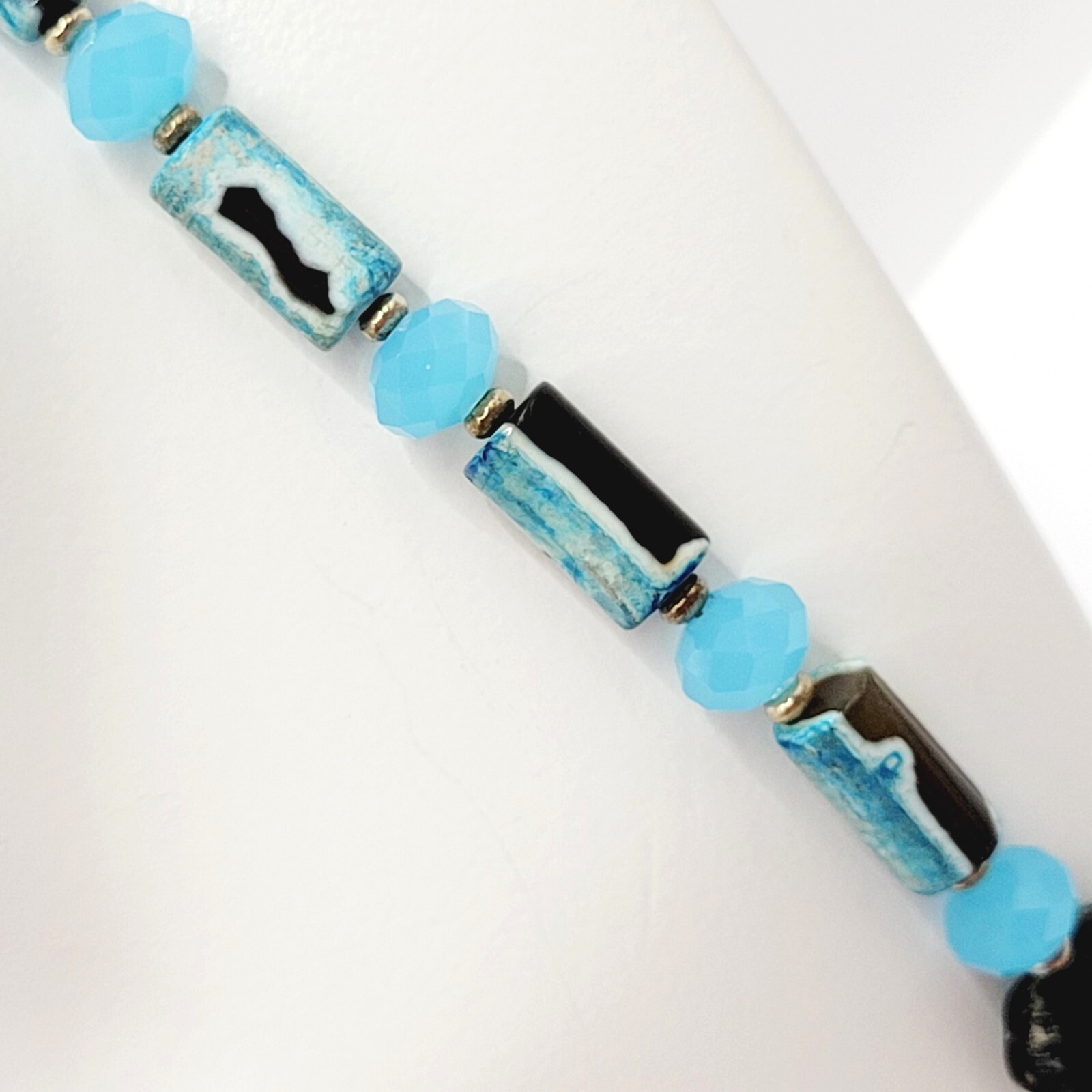 Black Glass Rosette with Chalcedony and Colorful Agate Silver Tone Vtg Necklace