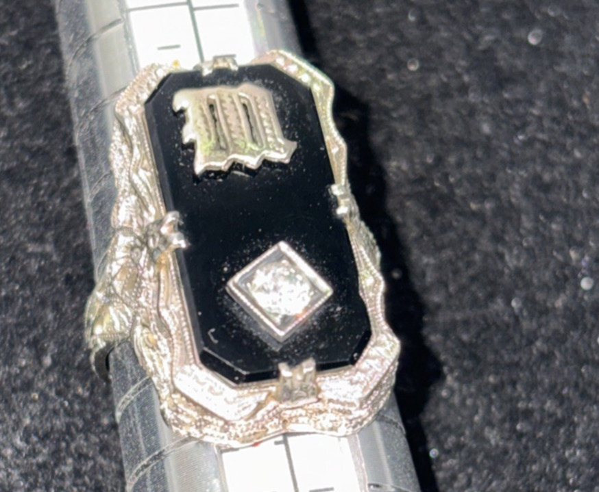Antique Art Deco Era 14k WG Filagree Black Onyx Diamond Ring 4.4 grams Total