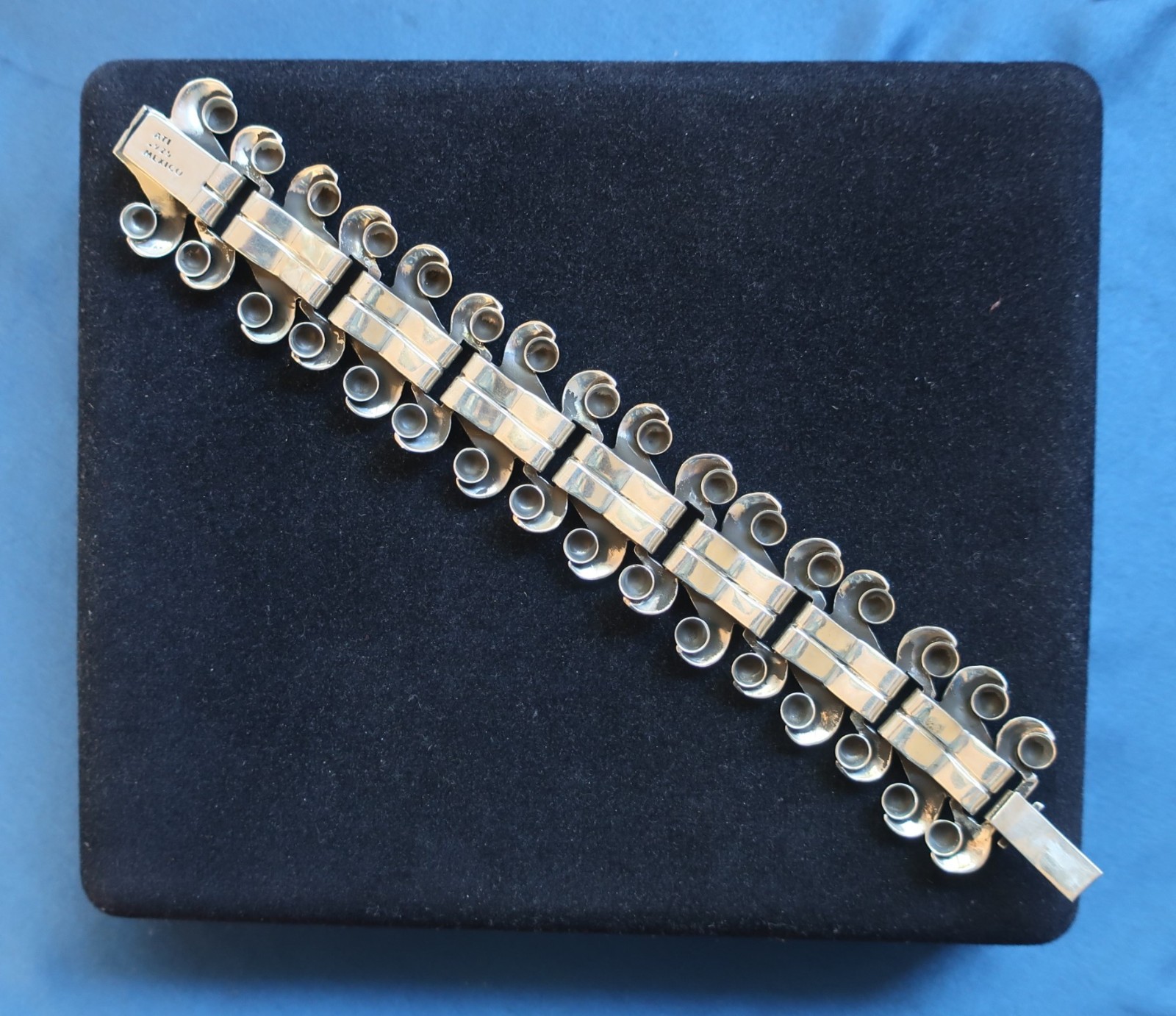 Vintage Mexican ATI 925 Silver Hinged Panel Link Bracelet Spratling inspired 62