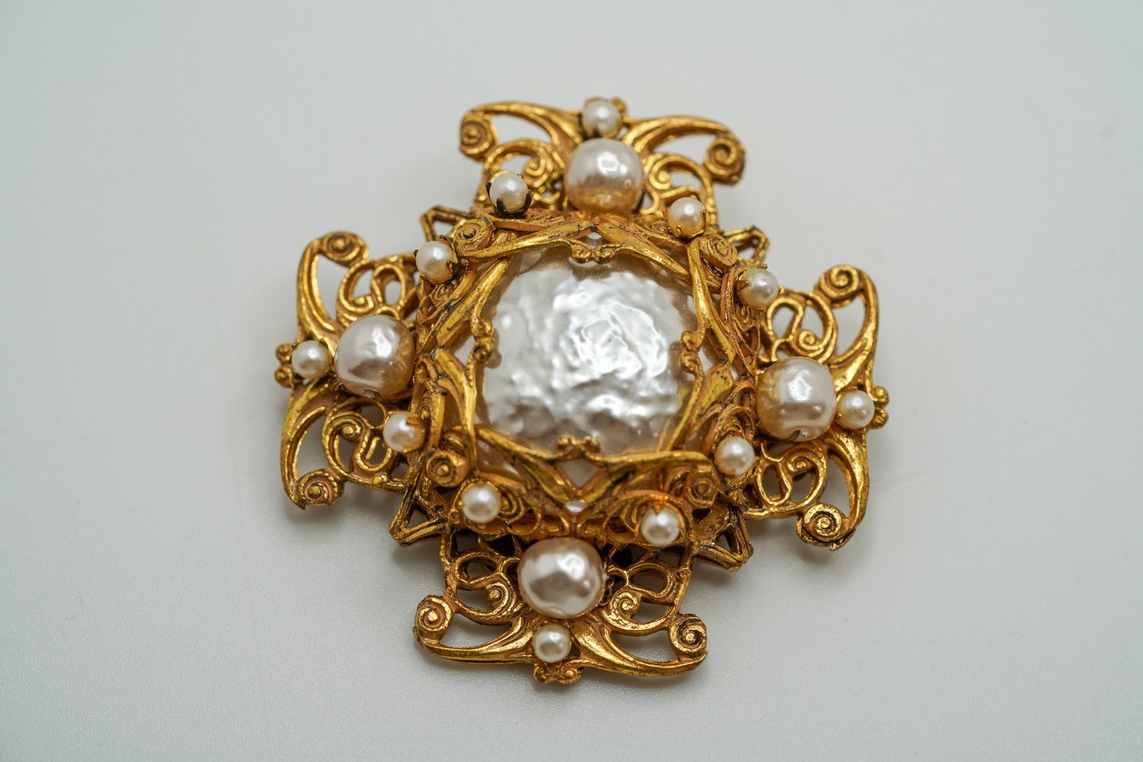 Vintage Miriam Haskell Faux Pearl Gold Tone Large Brooch 4.7cm JB45