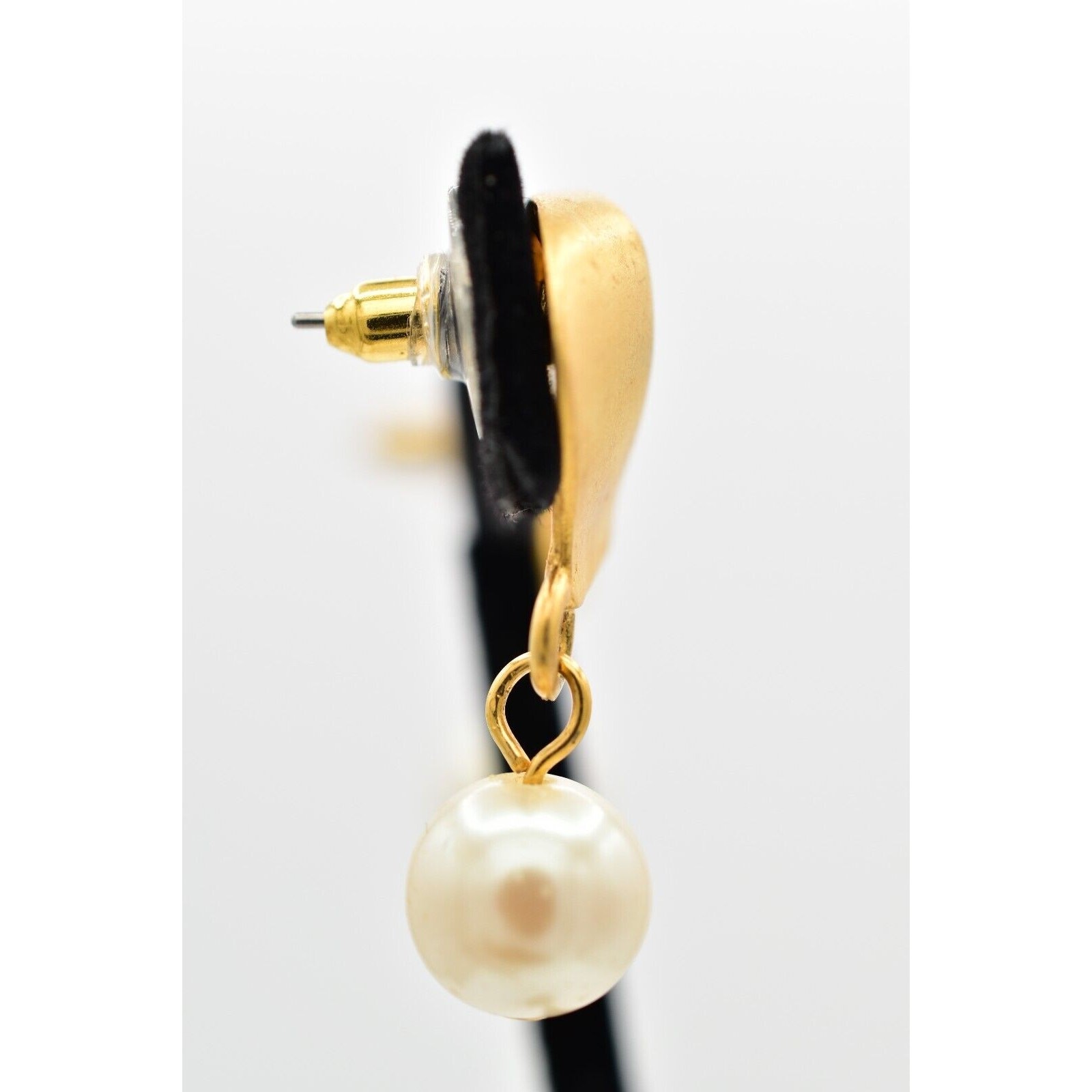 Vintage Scroll Pearl Earrings Brushed Gold Matte Drop Dangle Retro 1980s Bin1
