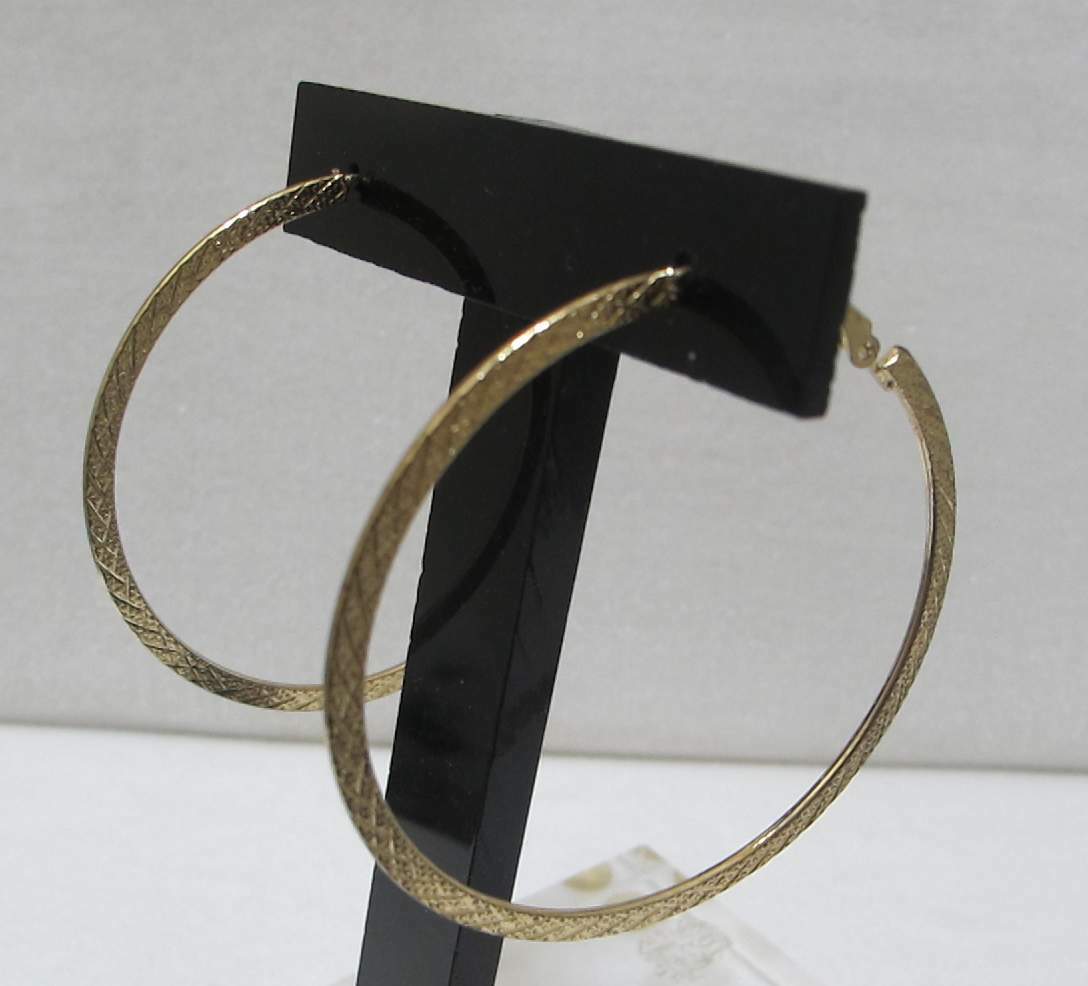 Vintage 2-3/8” Textured Gold Tone Hoop Earrings Lever Back Pierced
