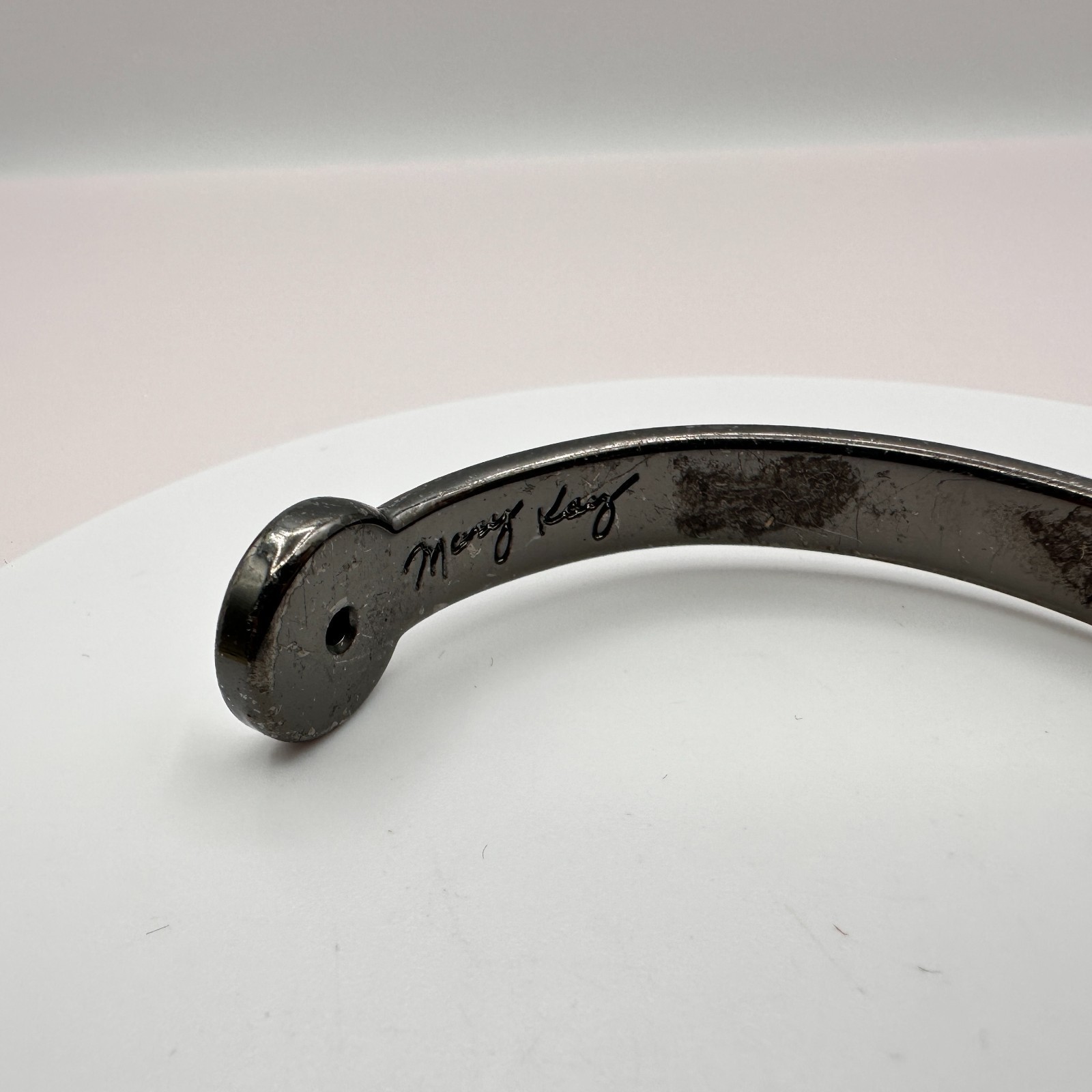 Vintage 90s Mary Kay One Person Can Hand Bracelet Gunmetal Tone Fashion Jewelry