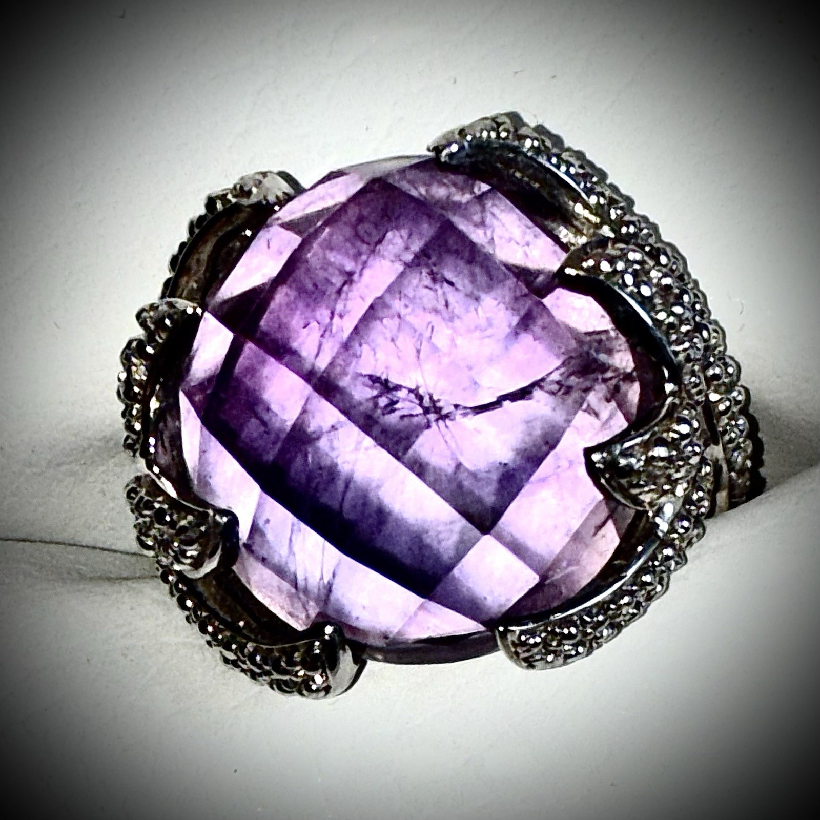 9 Karat Checkerboard Oval Amethyst 925 Silver Ring 9 Grams
