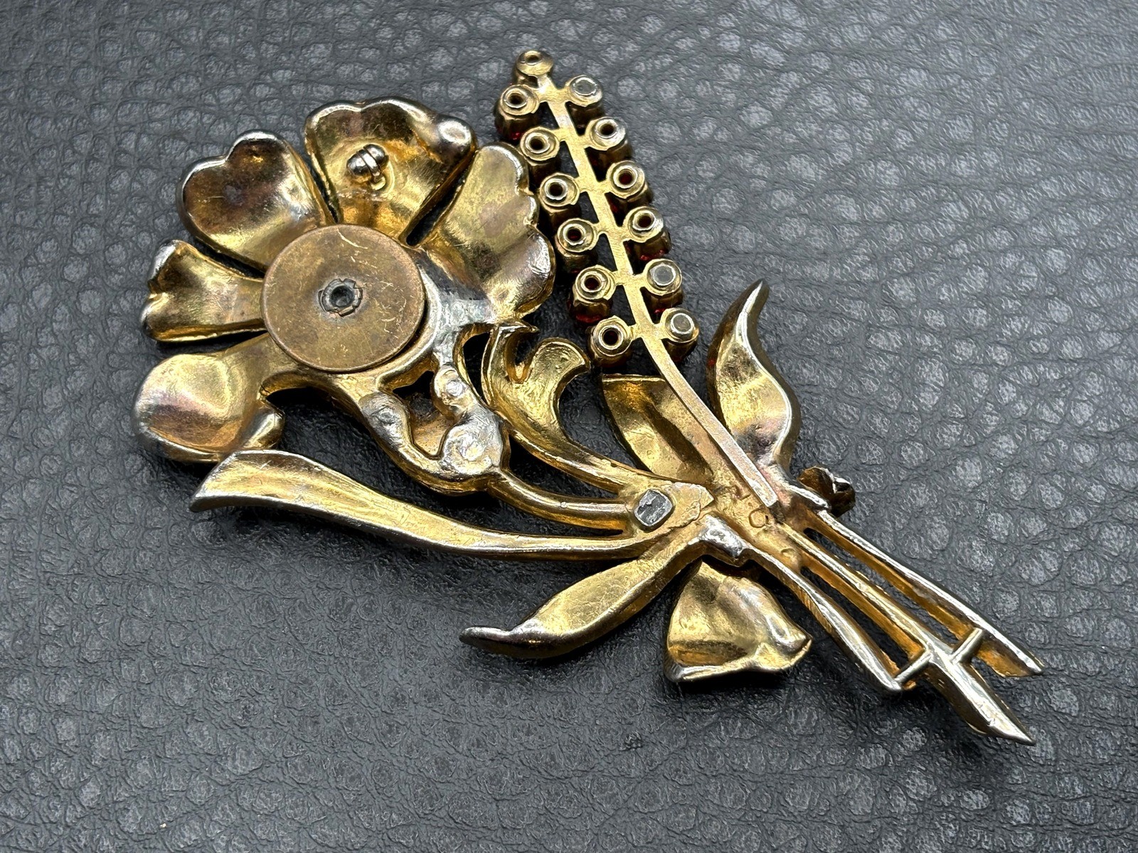 Vintage Gold Tone Pot Metal Rhinestone Red Flower Bouquet Brooch Pin READ