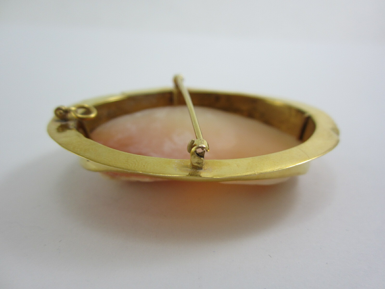 BEAUTIFUL LADIES 10K YELLOW GOLD LARGE ORANGE CREAM CAMEO BROOCH/PIN 15.3G