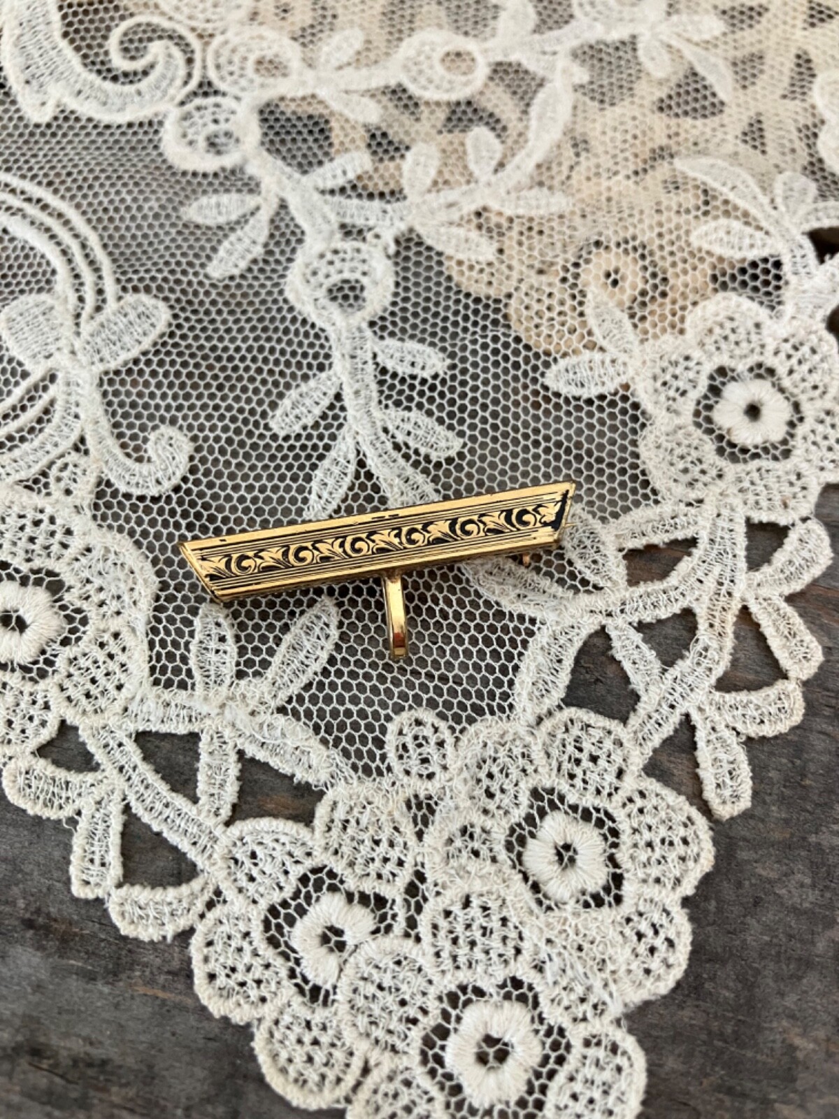 VTG 1/20 12K GOLD FILLED Black Enamel Floral WATCH PIN BINDER BROS 1 -1/4″ BB