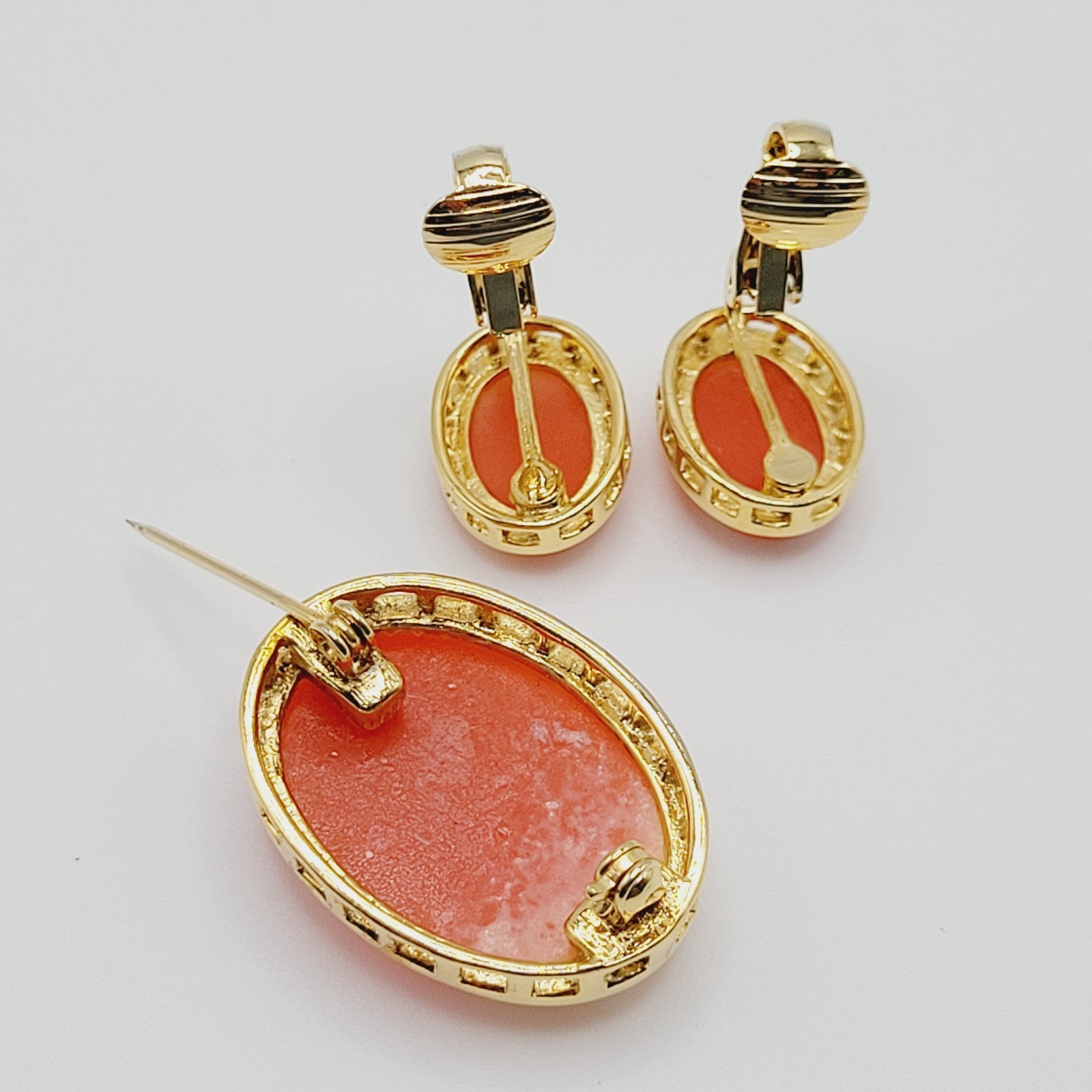 Cameo Set Resin Backed Gold Tone Open Works Frame Salmon Coral Color Revival