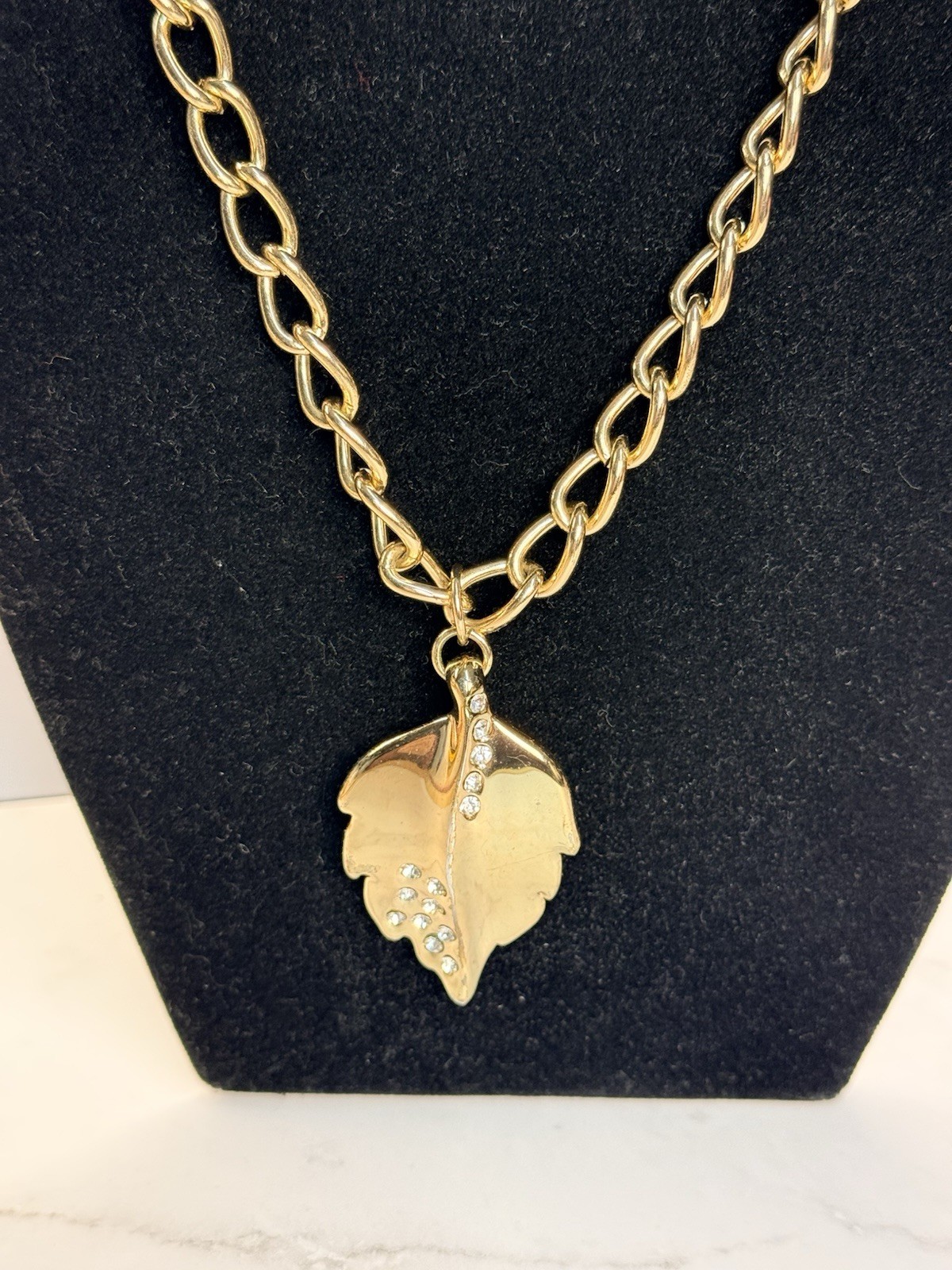 LMN Gold Tone 16″-20″ Curb Chain W/ Gold Crystal Lead Pendent Lobster Claw Clasp