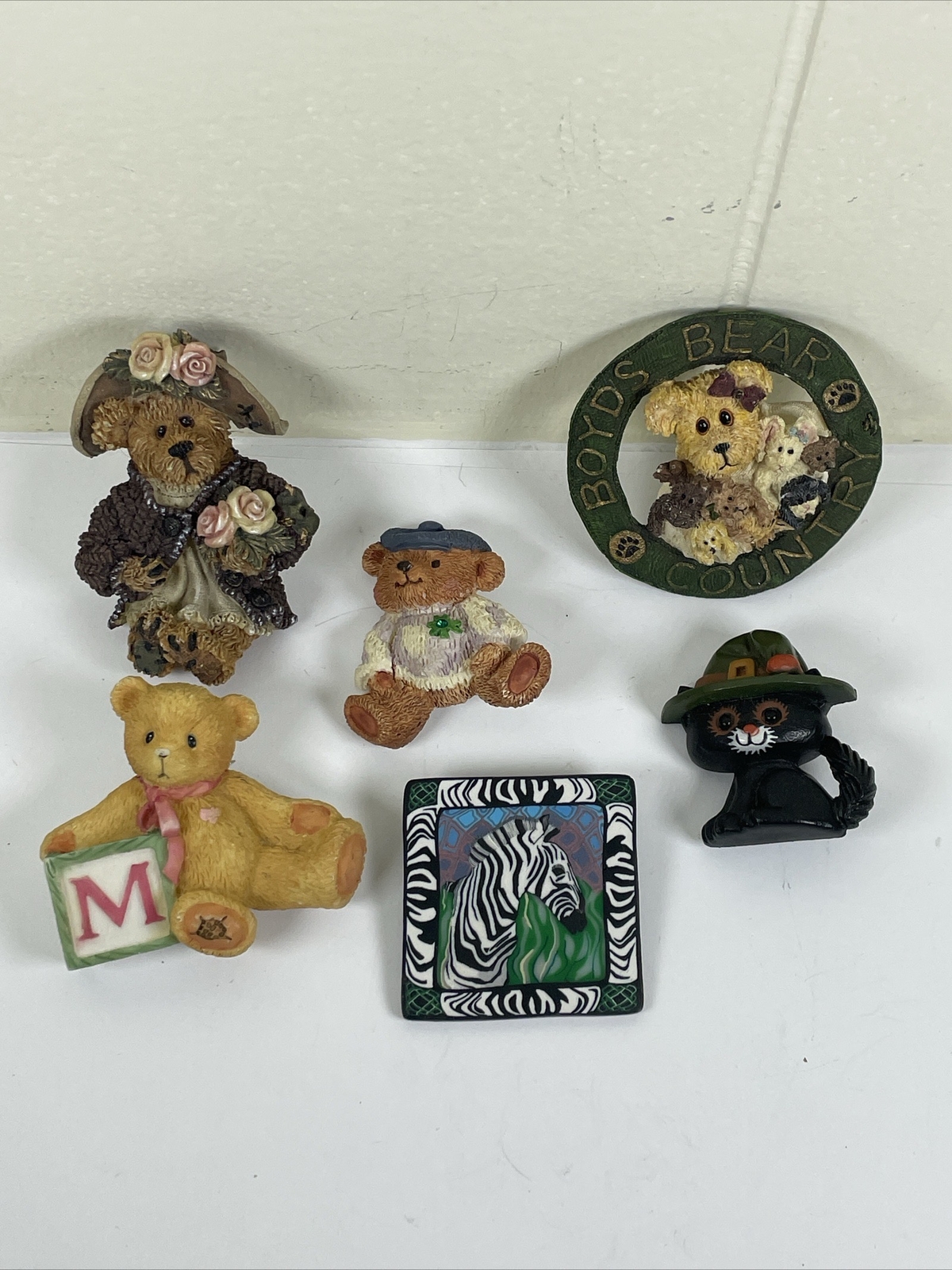 Lot of Brooches/Pins Resin Metal Vintage Assorted Shapes & Colors Bears Cat Zebr