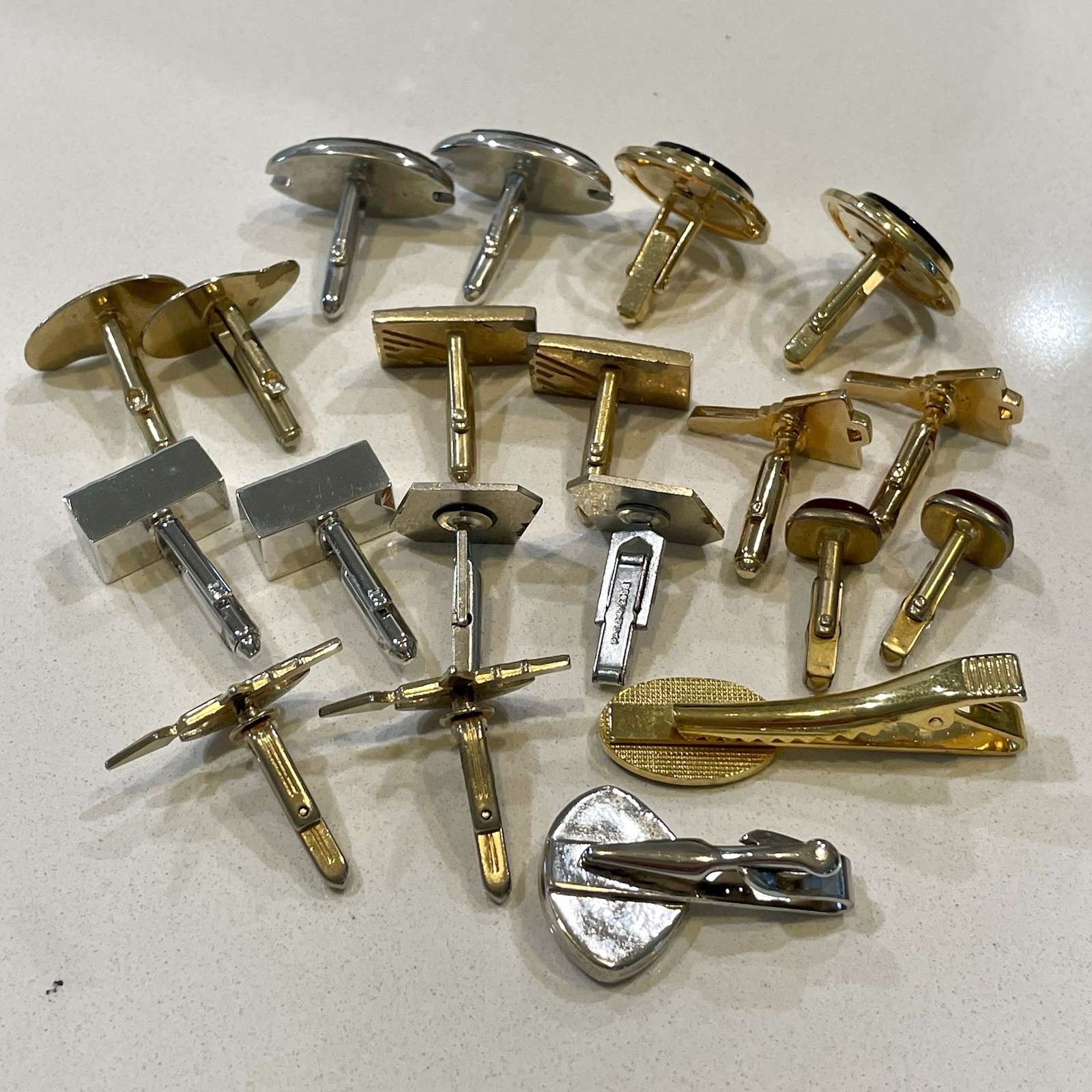 Vintage Mid Century Cufflink & Tie Clip Lot Knights Keys Swank Enamel Cuff Links