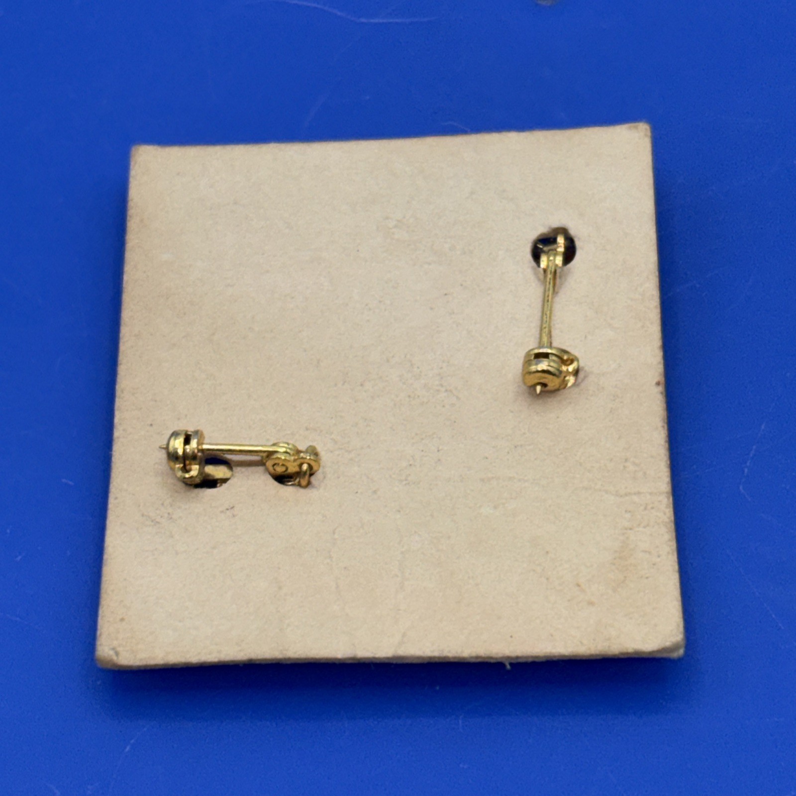 Vintage 1978 D Band Pin Gold Tone Dangle Charm Original Card Bale Co