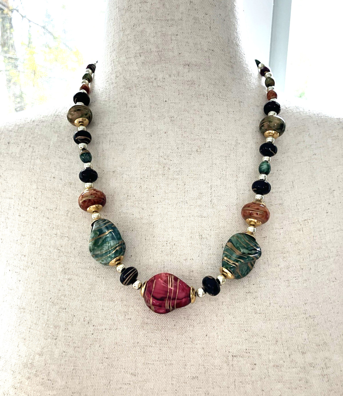 Vintage Colorful Bold Swirls Plastic Beaded Statement Necklace 22″ Long 11″ Drop