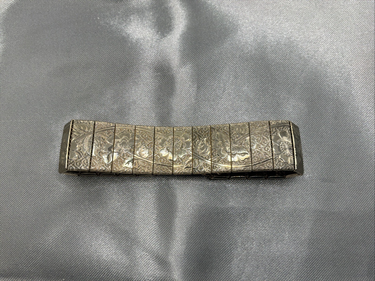 Vintage Floral Etched Panel Link Mesh Back Gold Tone Bracelet 7.25″