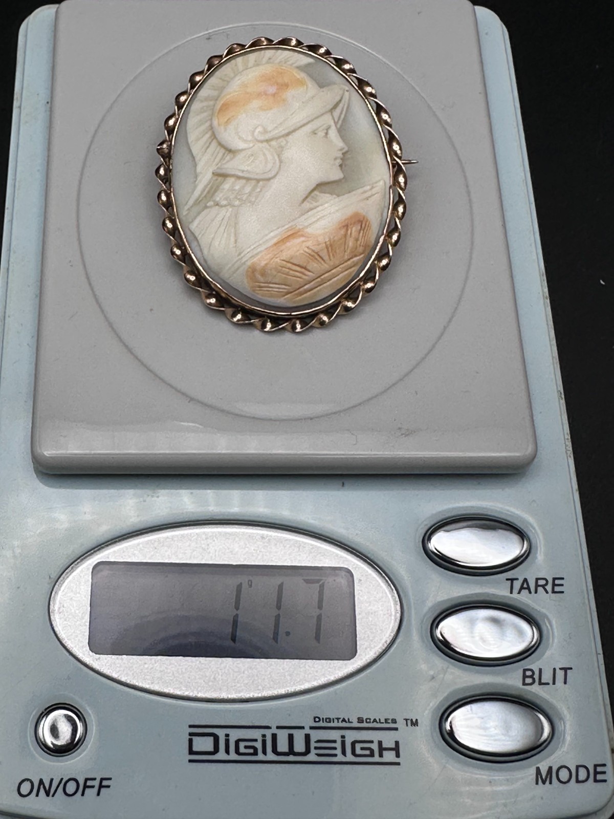 Antique 10K Gold Hand-Carved Shell Cameo Brooch – Classical Goddess