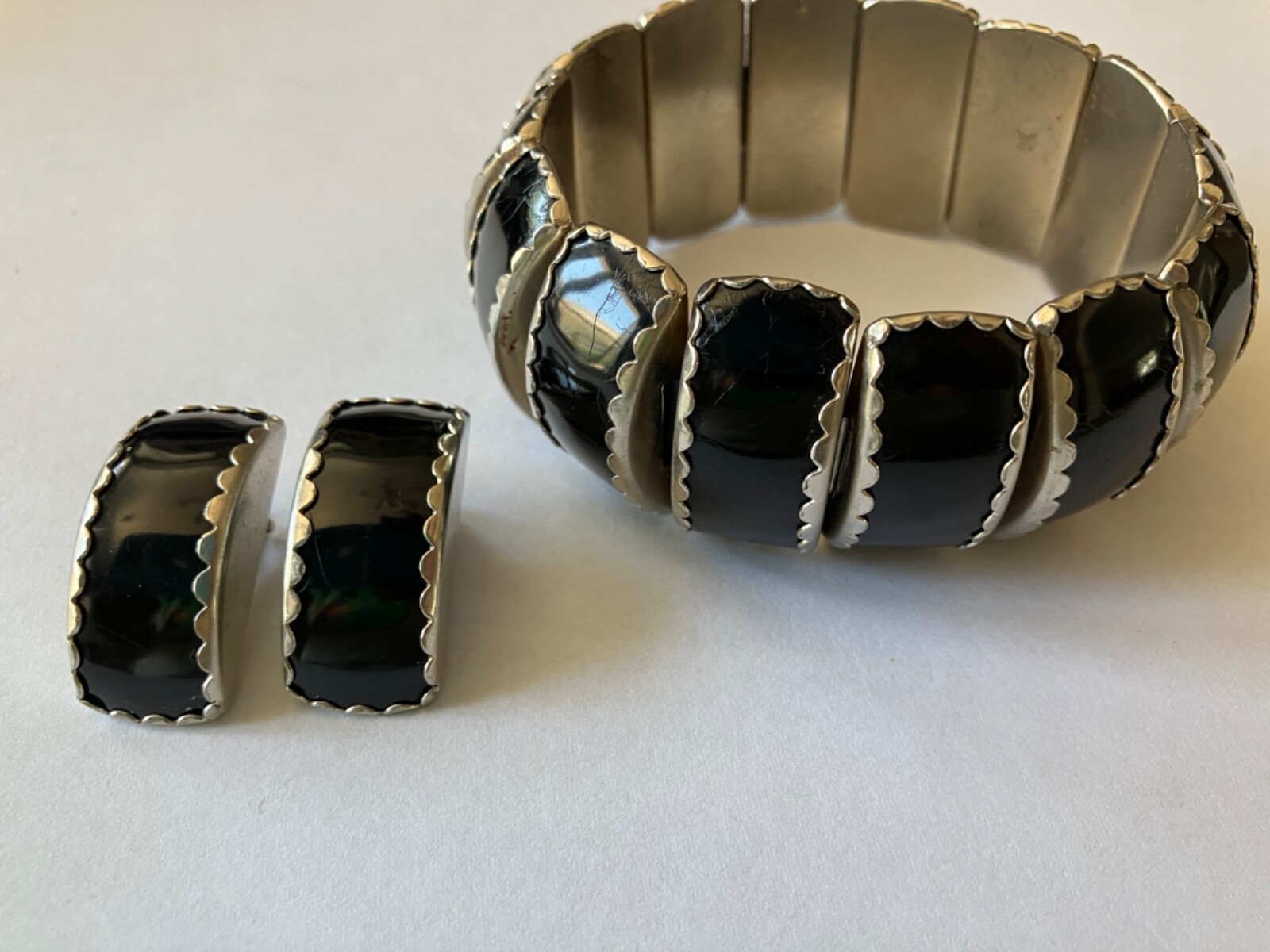 Vintage Retro 60s Black Enamel Silver Tone Expanding Bracelet & Clip On Earring