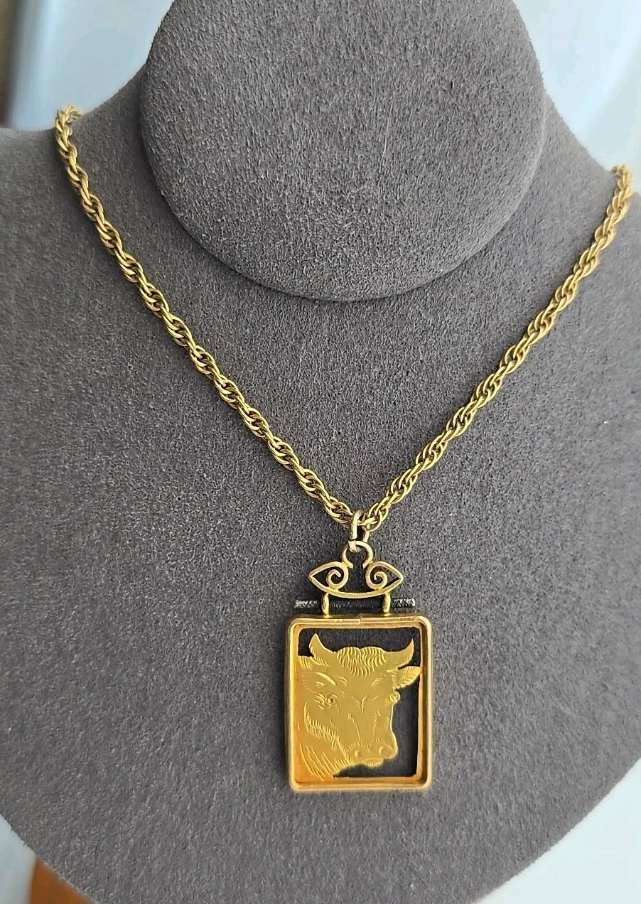 Victorian Binder Bros Chain Frame Bull Cow Pendant 1/20 12k Gold Filled 22″