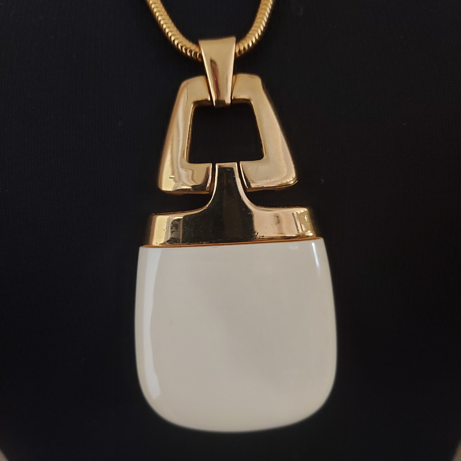 Crown Trifari Ivory Cream Lucite Gold Tone Pendant Necklace Vintage Signed