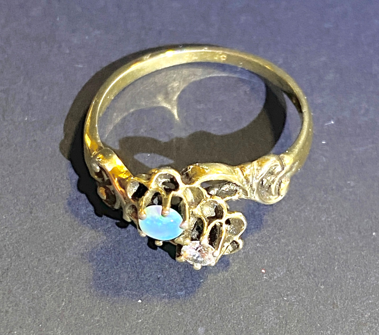 Vintage 14 KP Yellow Gold Diamond and Opal Buttercup Ring Size 6 1/4 6.25
